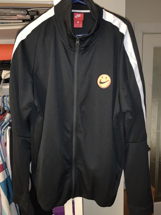 Have a nike day clearance track jacket