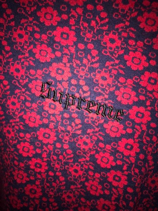 トップス Supreme Floral Jacquard Zip Supreme Floral Jacquard Zip L S Polo (FW18) - $110