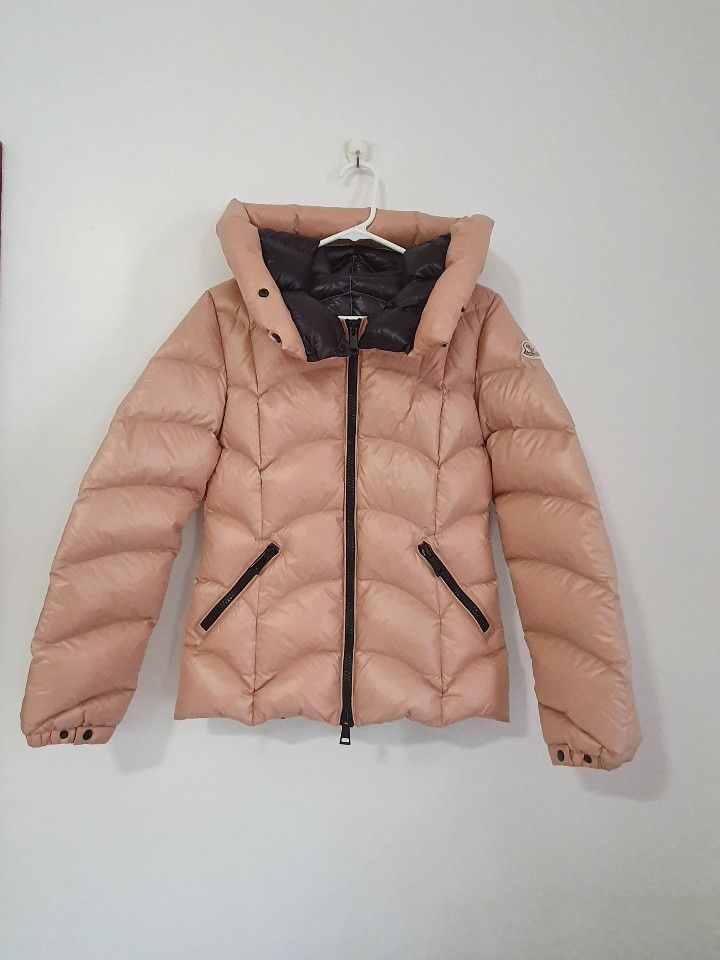 Moncler sales akebia jacket