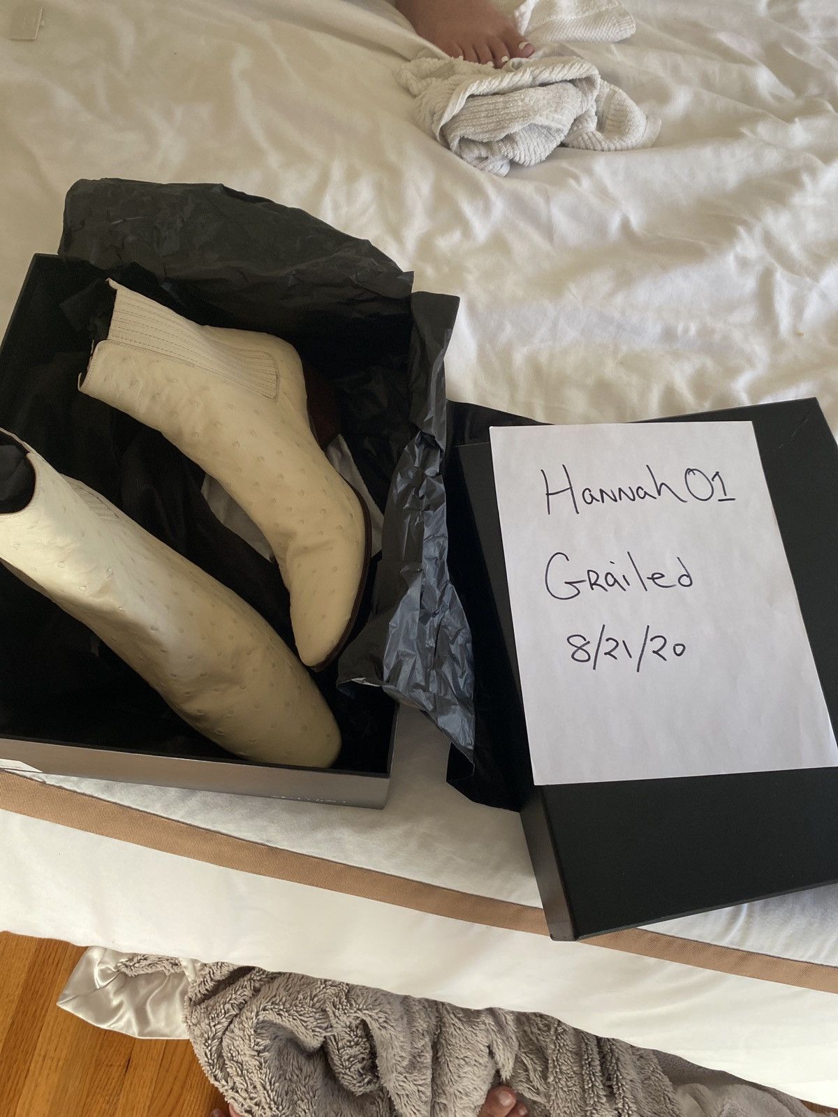 Saint Laurent Ostrich Dylan Chelsea Boots bnwt SAINT LAURENT - Dylan Suede Chelsea Boots - Black Saint Laurent main image 2