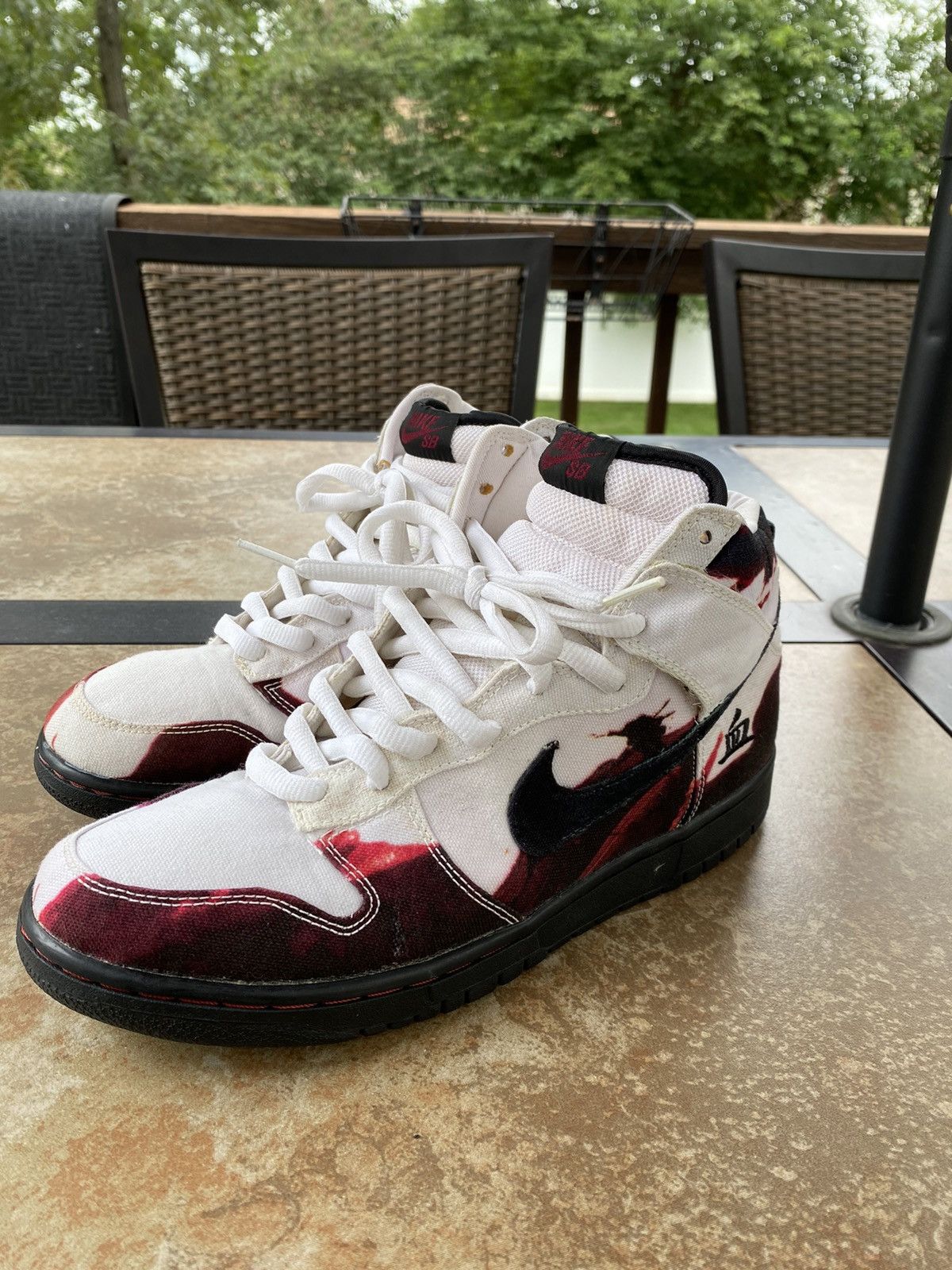 Nike sb melvins white store