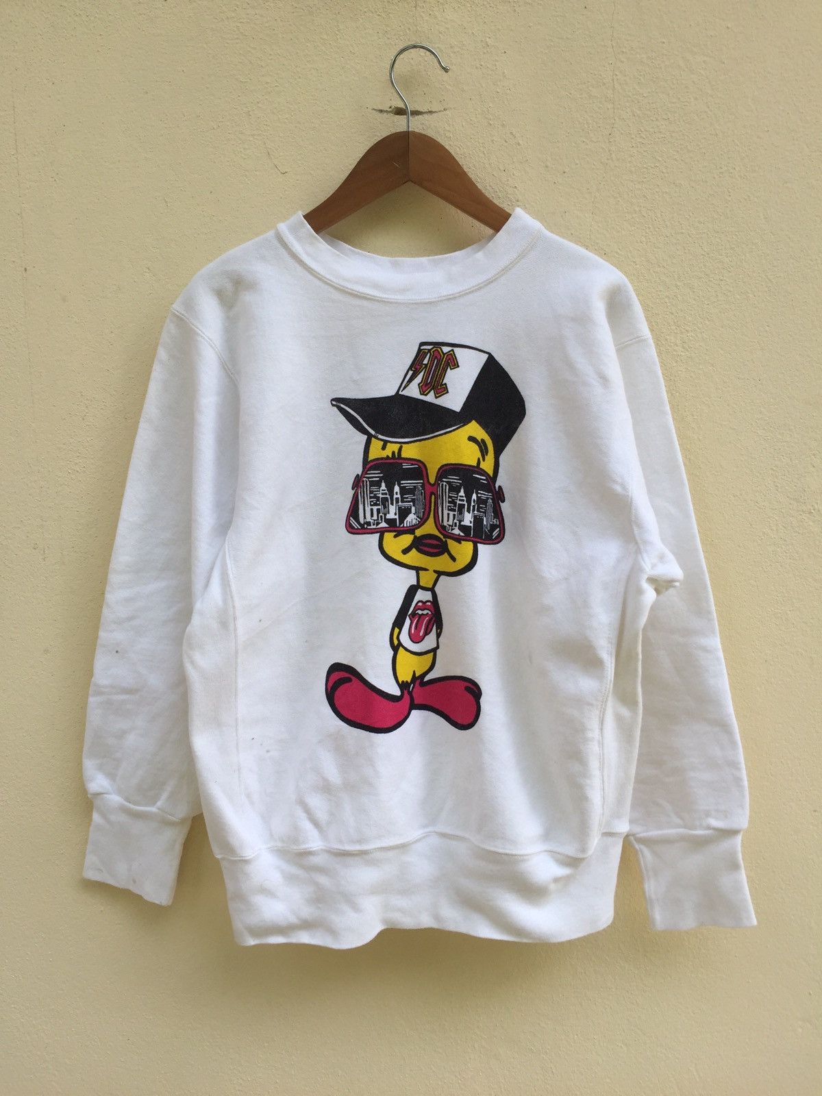 Vtg Twittie Bird ACDC and The Rolling Stone parody pullover