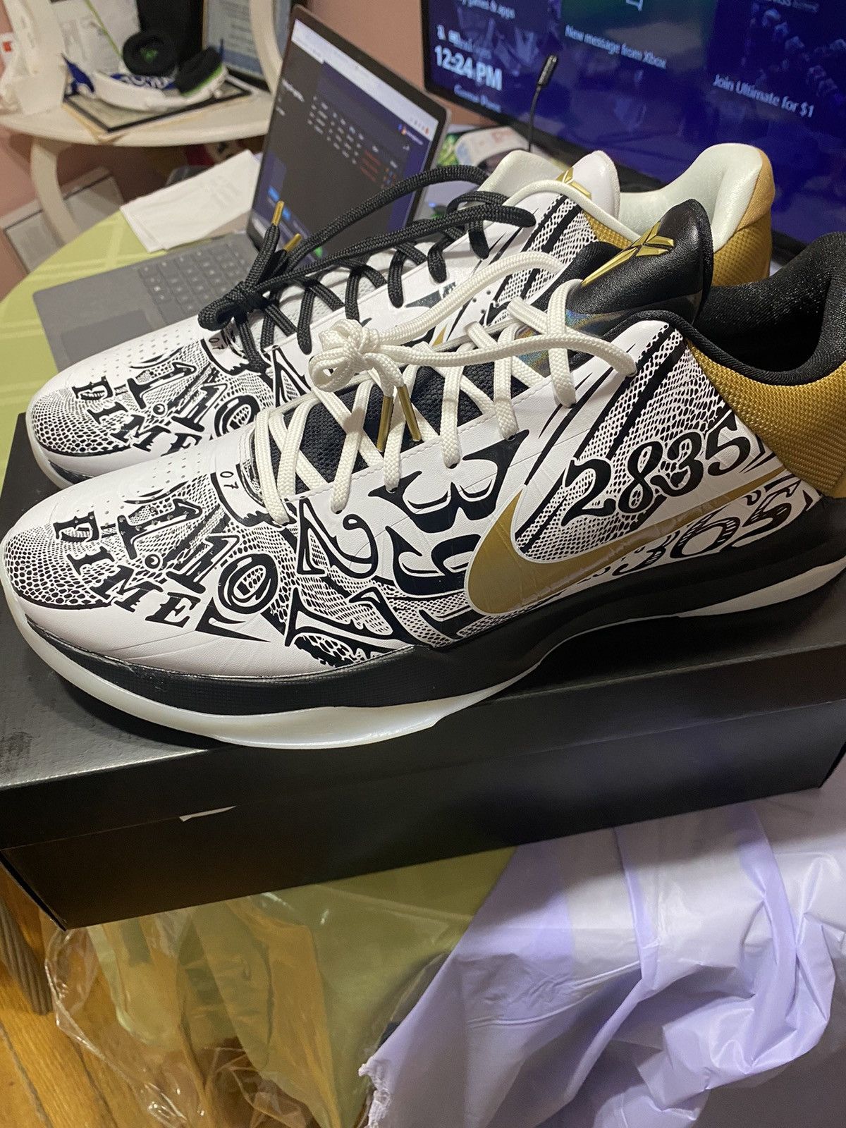 Nike Kobe V Protro Big Stage/Parade Size US 15 / EU 48 - 3 Thumbnail