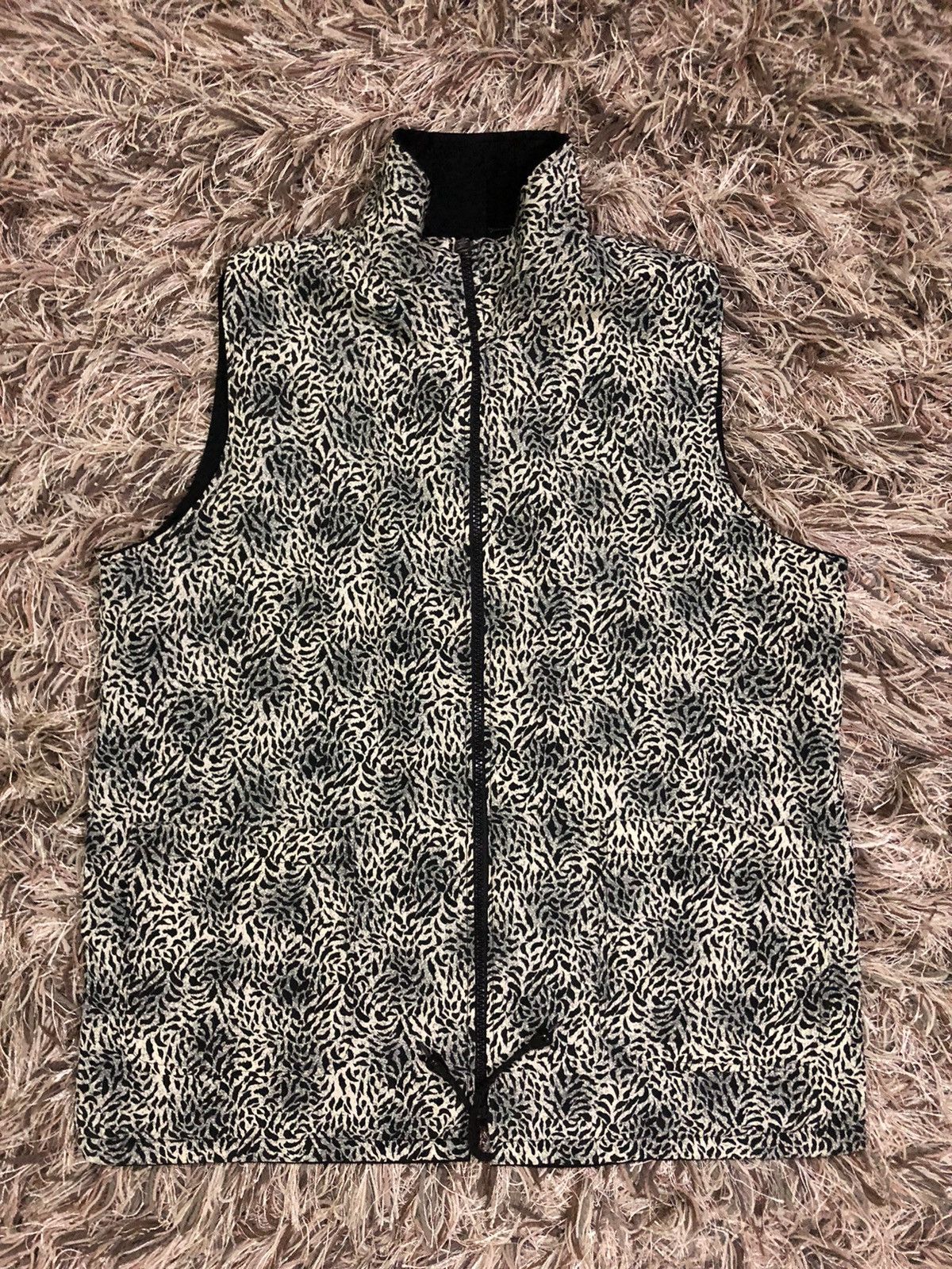Unisex’s reversible wild vest