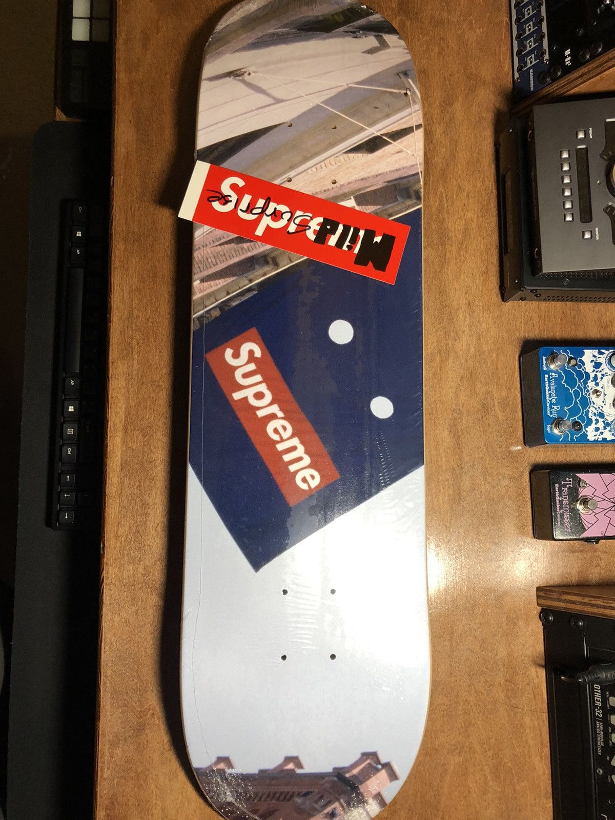 Supreme shop banner skateboard