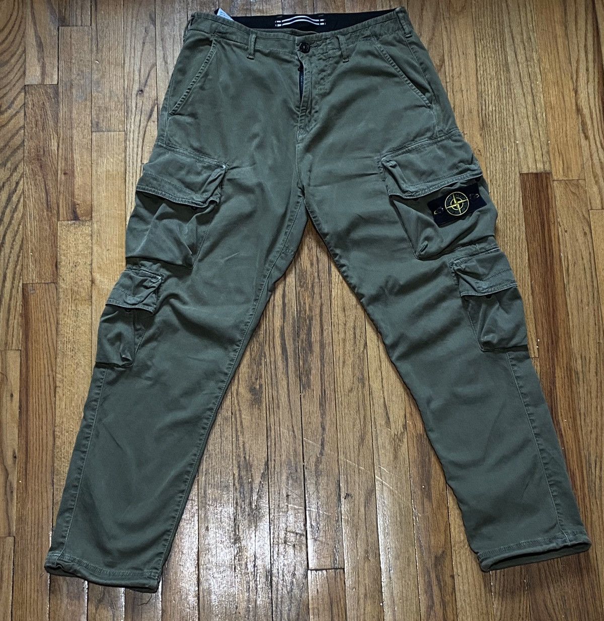 image of Stone Island Old Dye Treatment Cargo Pants in Olive, Men's (Size 32)