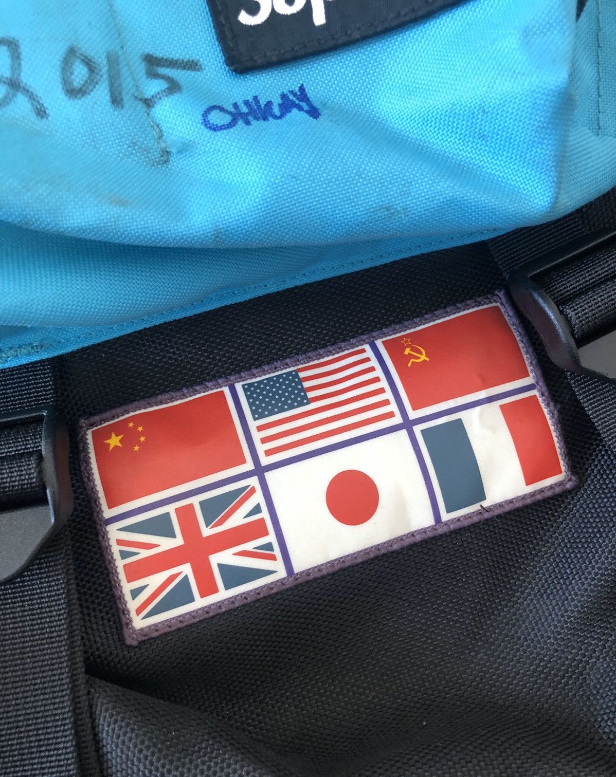 Asspizza RARE!!!! Supreme x TNF x Asspizza Expedition Flags Backpack Size ONE SIZE - 5 Thumbnail