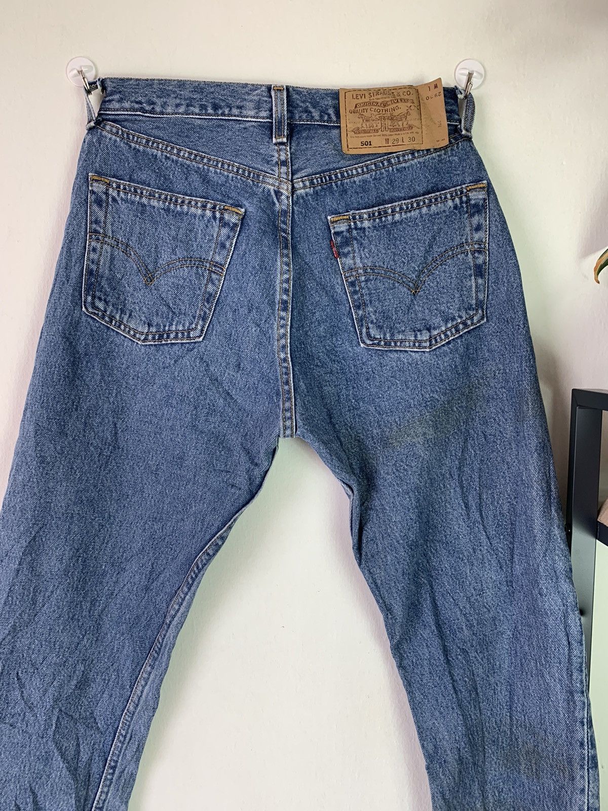 Vintage levi's 501 distressed jeans hotsell