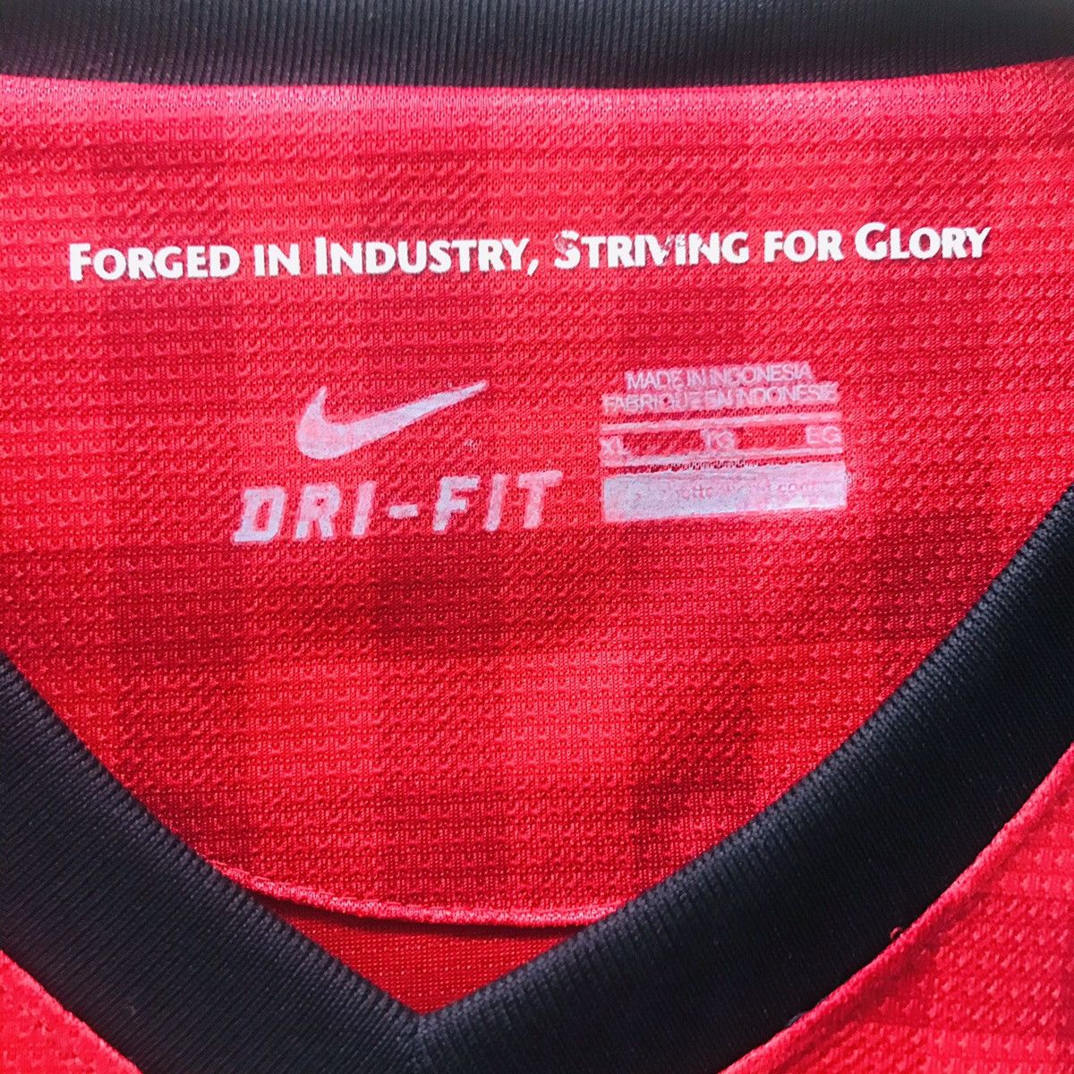 Nike NOS Vintage Manchester united Jersey 2013 Size US XL / EU 56 / 4 - 6 Thumbnail