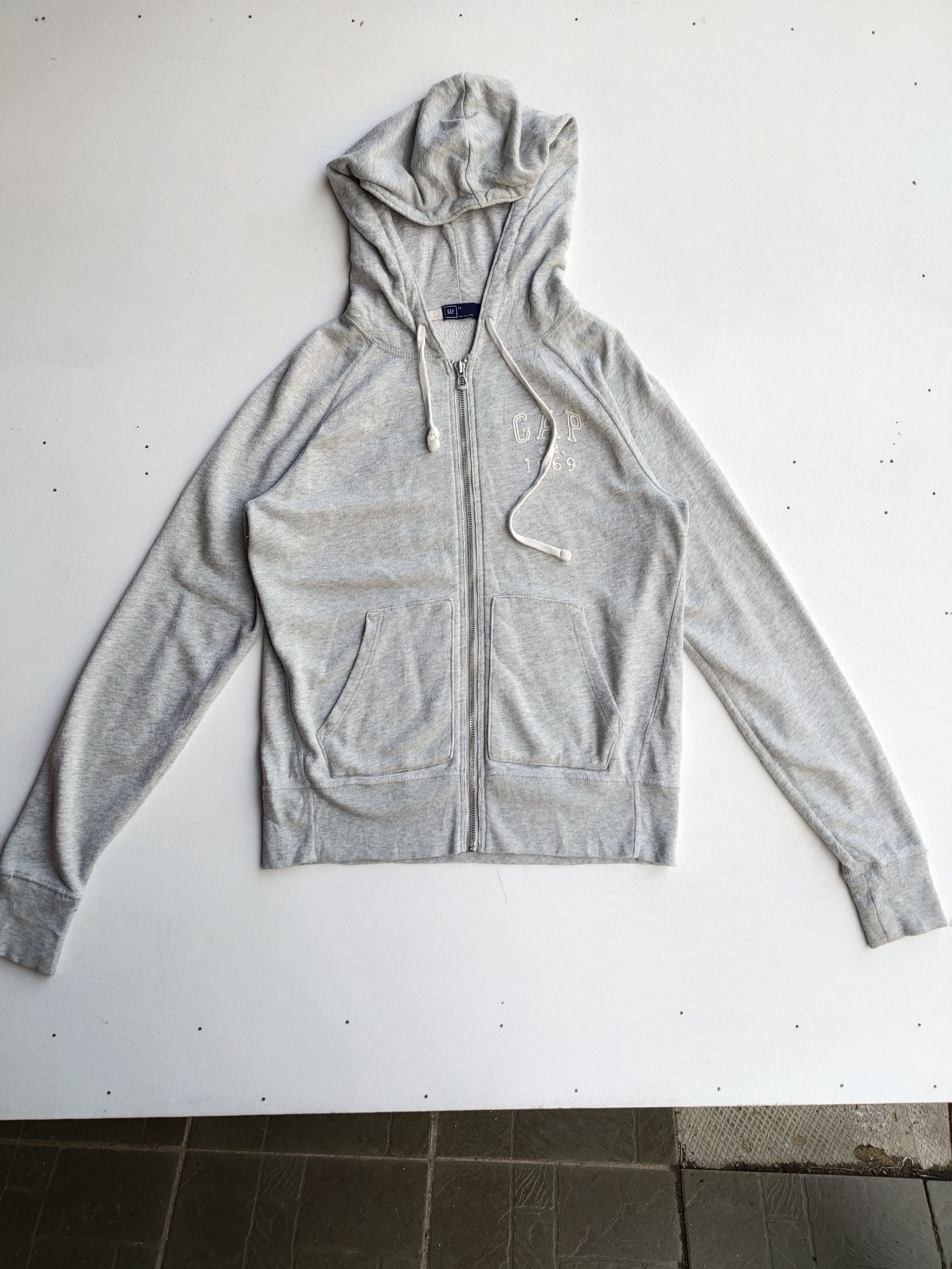 GAP Est 1969 Zipper Sweater Hoodie