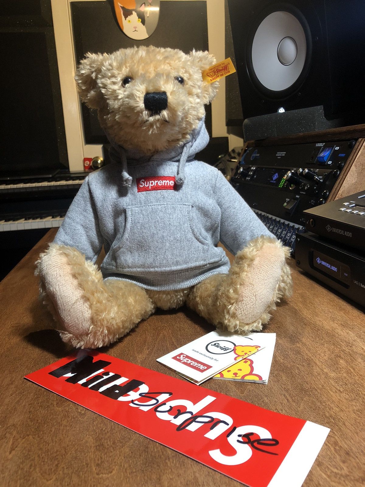 Supreme cheap bear steiff