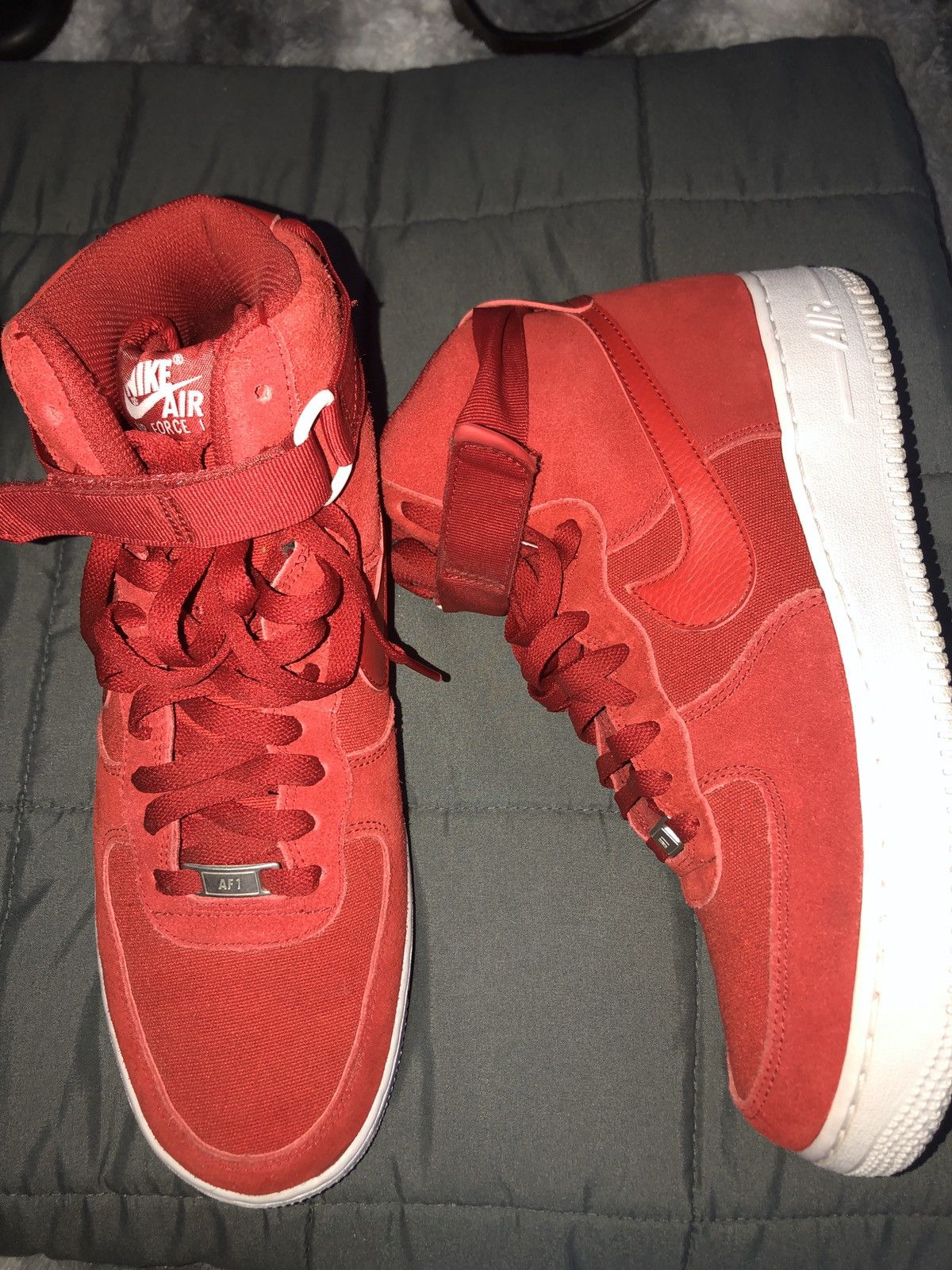 Nike air force 1 07 red suede best sale