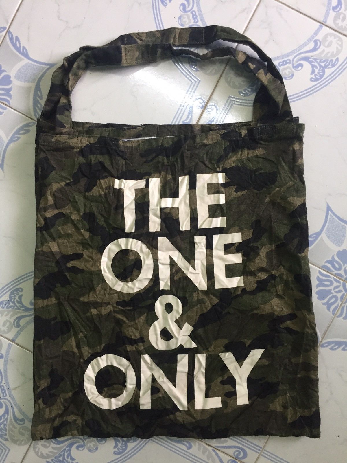 Other W Tote Camo Bag The One & Only Size ONE SIZE - 1 Thumbnail