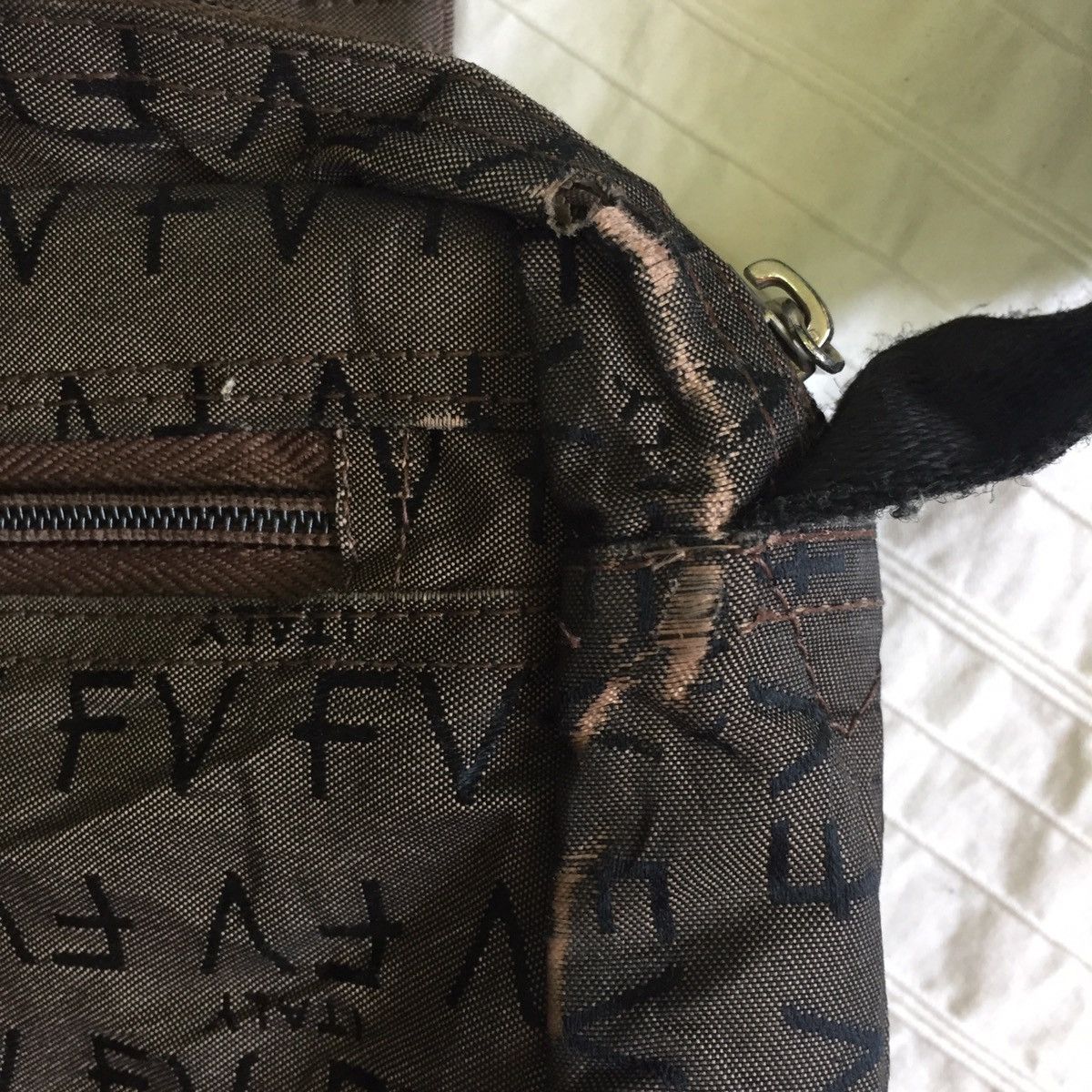 Other Franco Valentino Monogram Sling Bag Size ONE SIZE - 11 Thumbnail