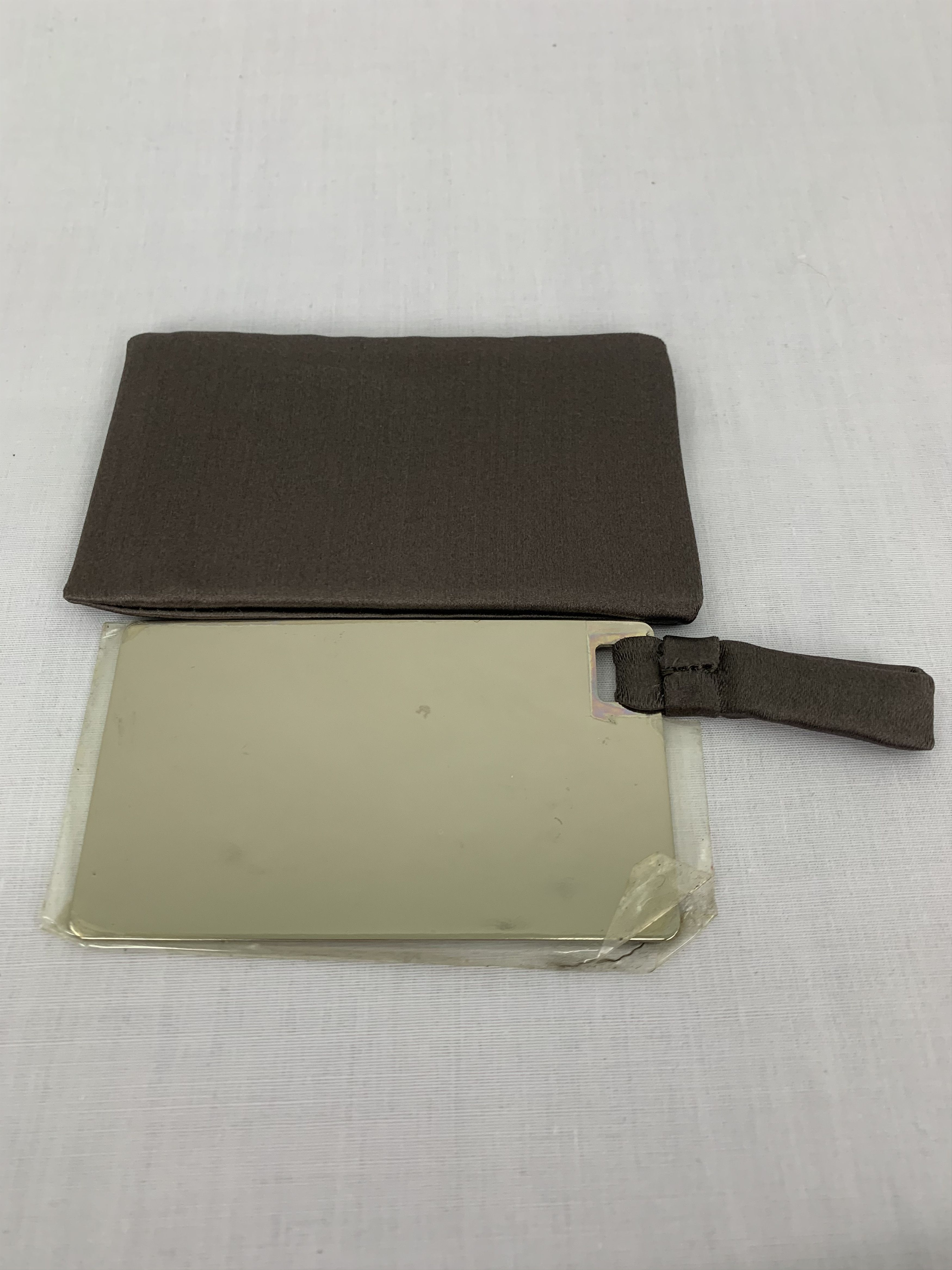Prada Prada plate with bag keychain authentic accessories Size ONE SIZE - 6 Thumbnail