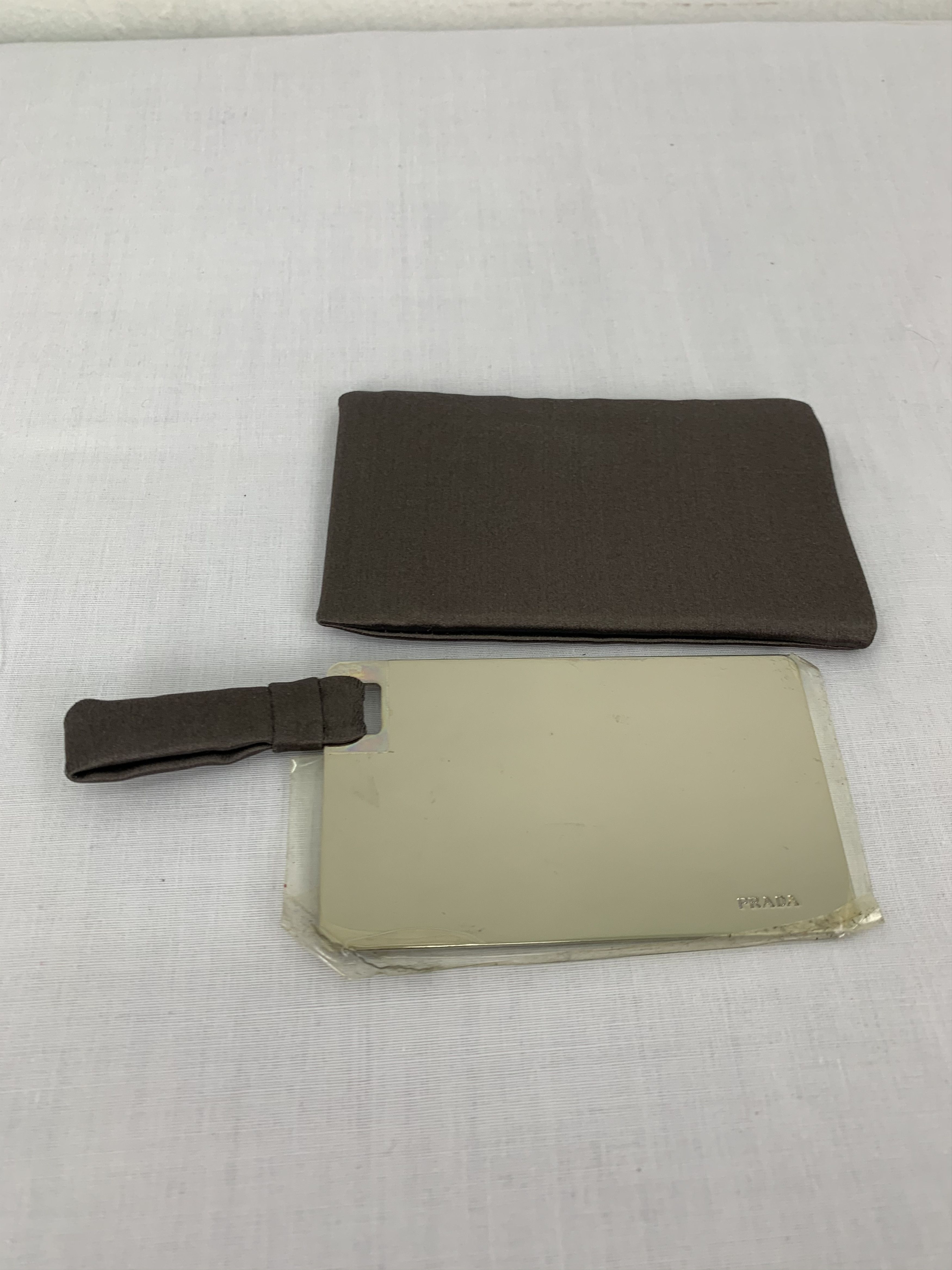 Prada Prada plate with bag keychain authentic accessories Size ONE SIZE - 2 Thumbnail
