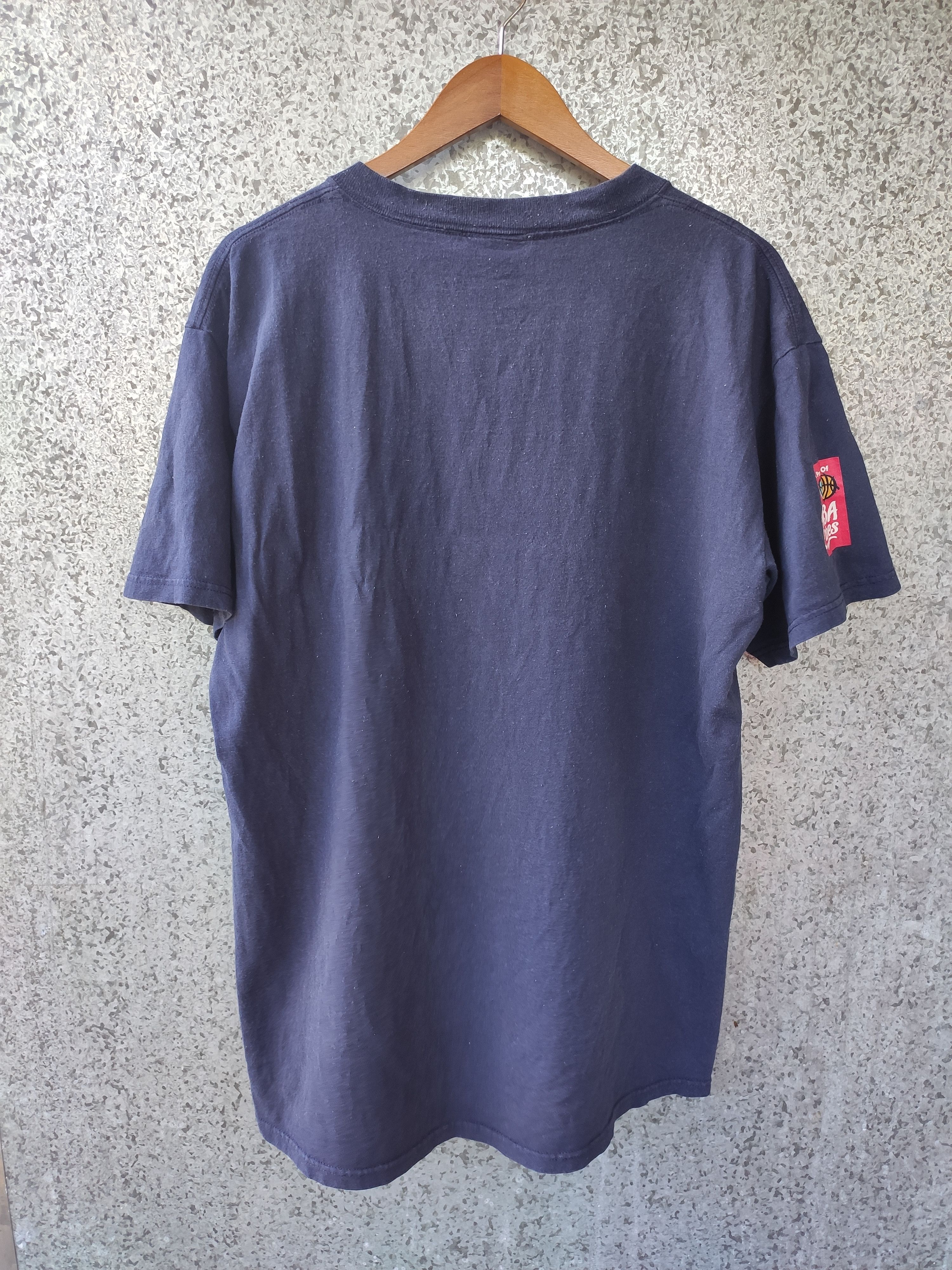 NBA 🔥 Vintage 90s Vintage NBA Jr. and WNBA Jr. t shirt Size US L / EU 52-54 / 3 - 4 Thumbnail
