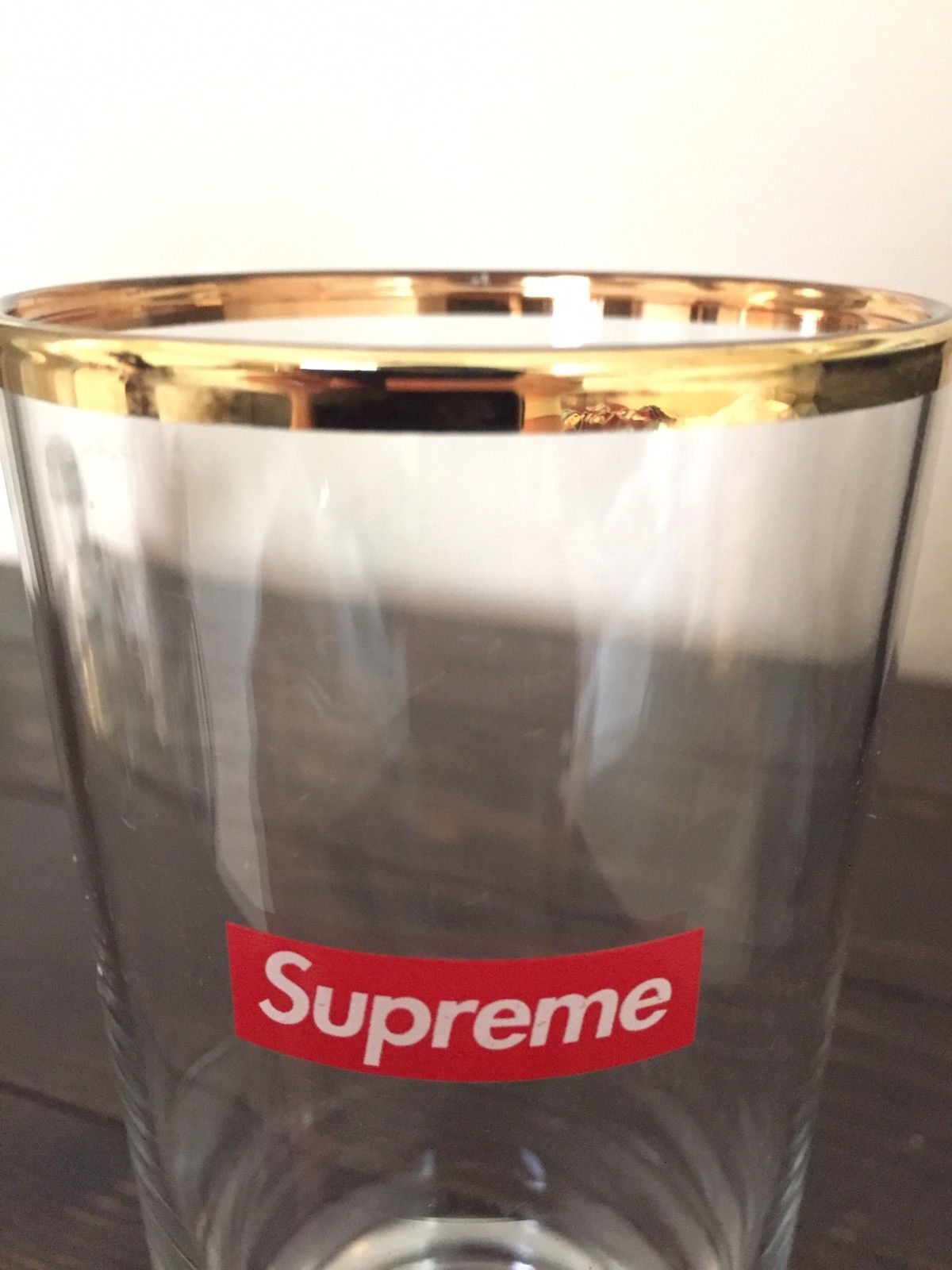 Supreme gold glass rim top