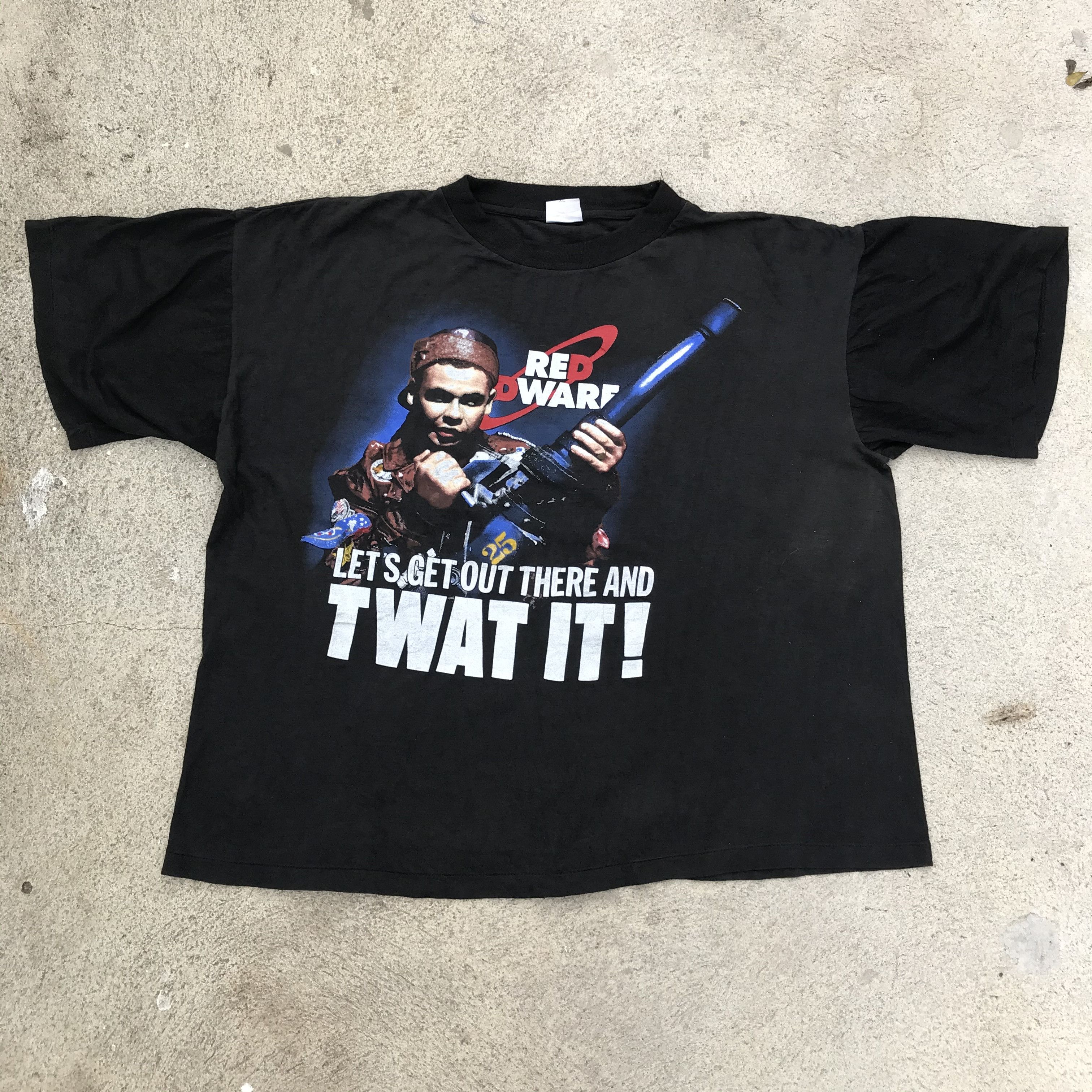 Vintage Vintage Red Dwarf Movie Tee XL Sitcom science fiction comedy Size US XL / EU 56 / 4 - 1 Thumbnail