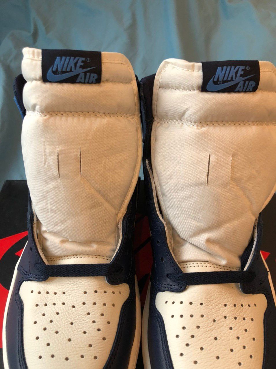 Jordan Brand × Nike Air Jordan 1 Retro High OG Obsidian Size US 9.5 / EU 42-43 - 3 Thumbnail