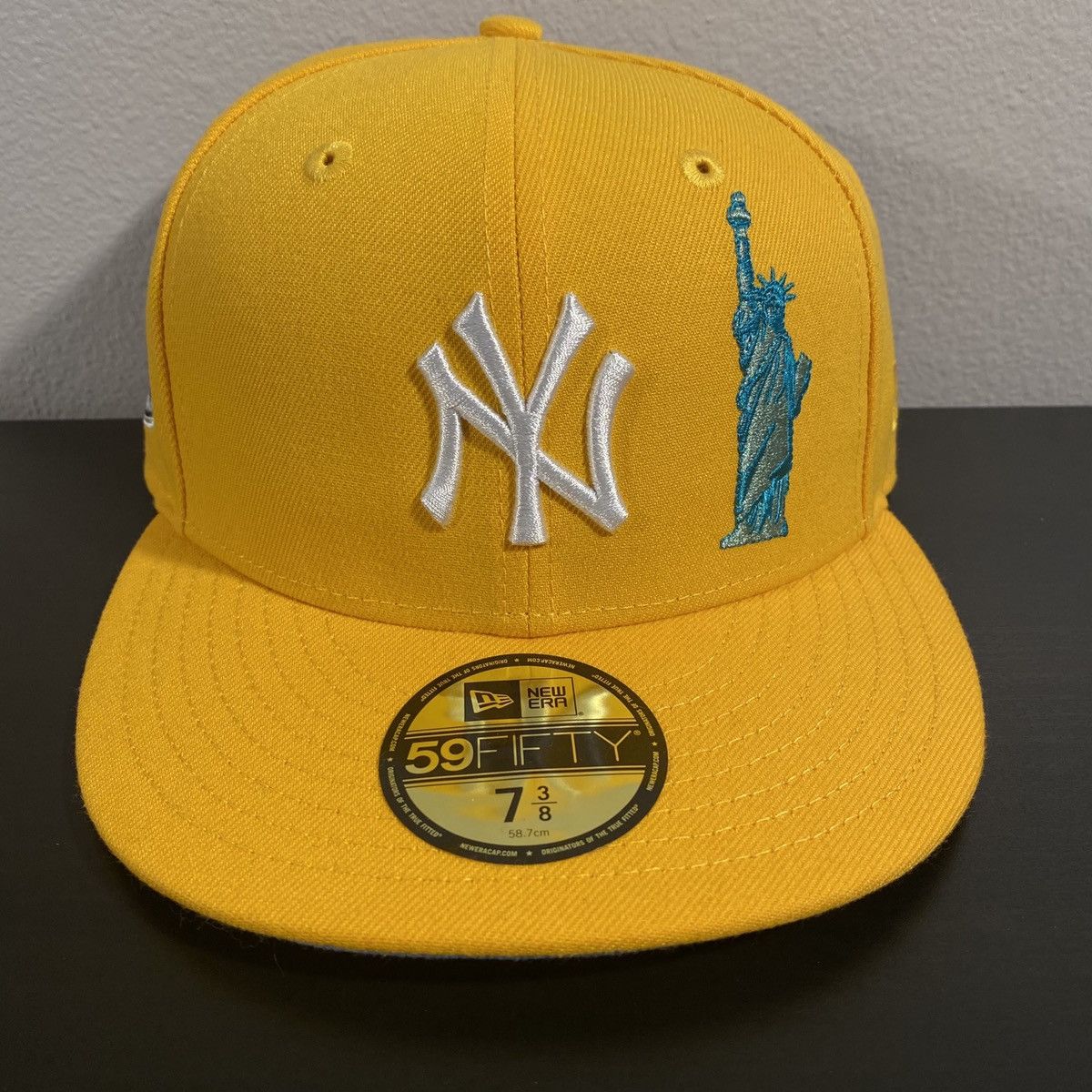 Taxi Yellow New York Yankees Statue of Liberty New Era Fitted Hat