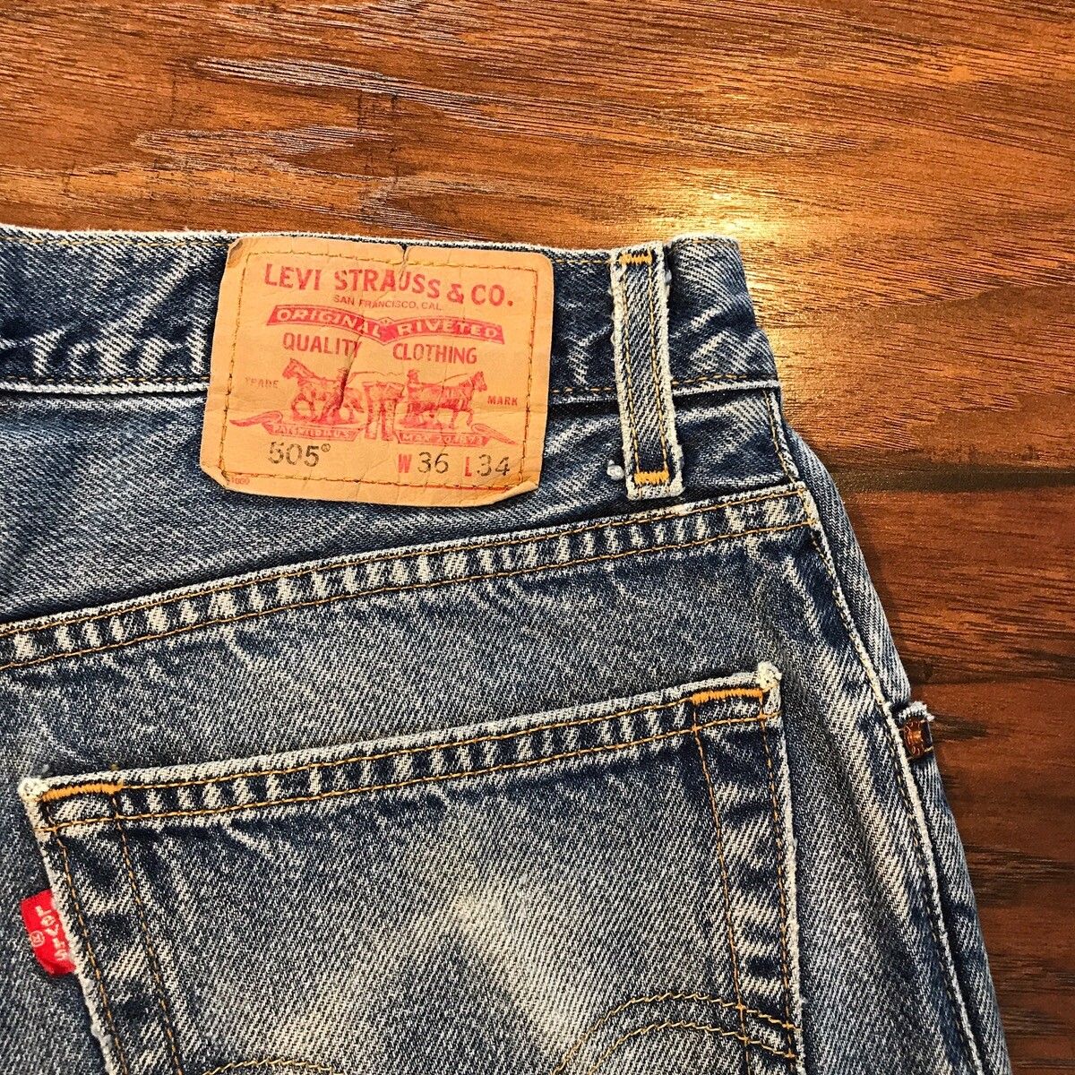 Vintage Vintage 1990’s Levi’s 505 Heavily Distressed Faded Jeans Size US 34 / EU 50 - 4 Thumbnail
