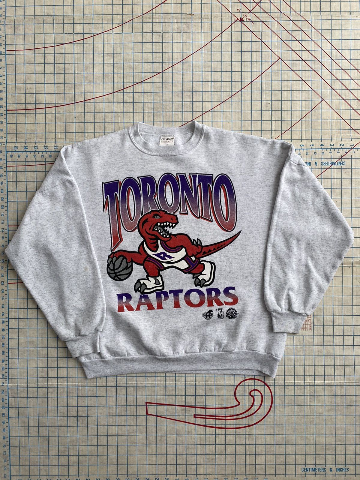 NBA Vintage Toronto Raptors Big Logo Crewneck Ravens Size Large Size US L / EU 52-54 / 3 - 2 Thumbnail
