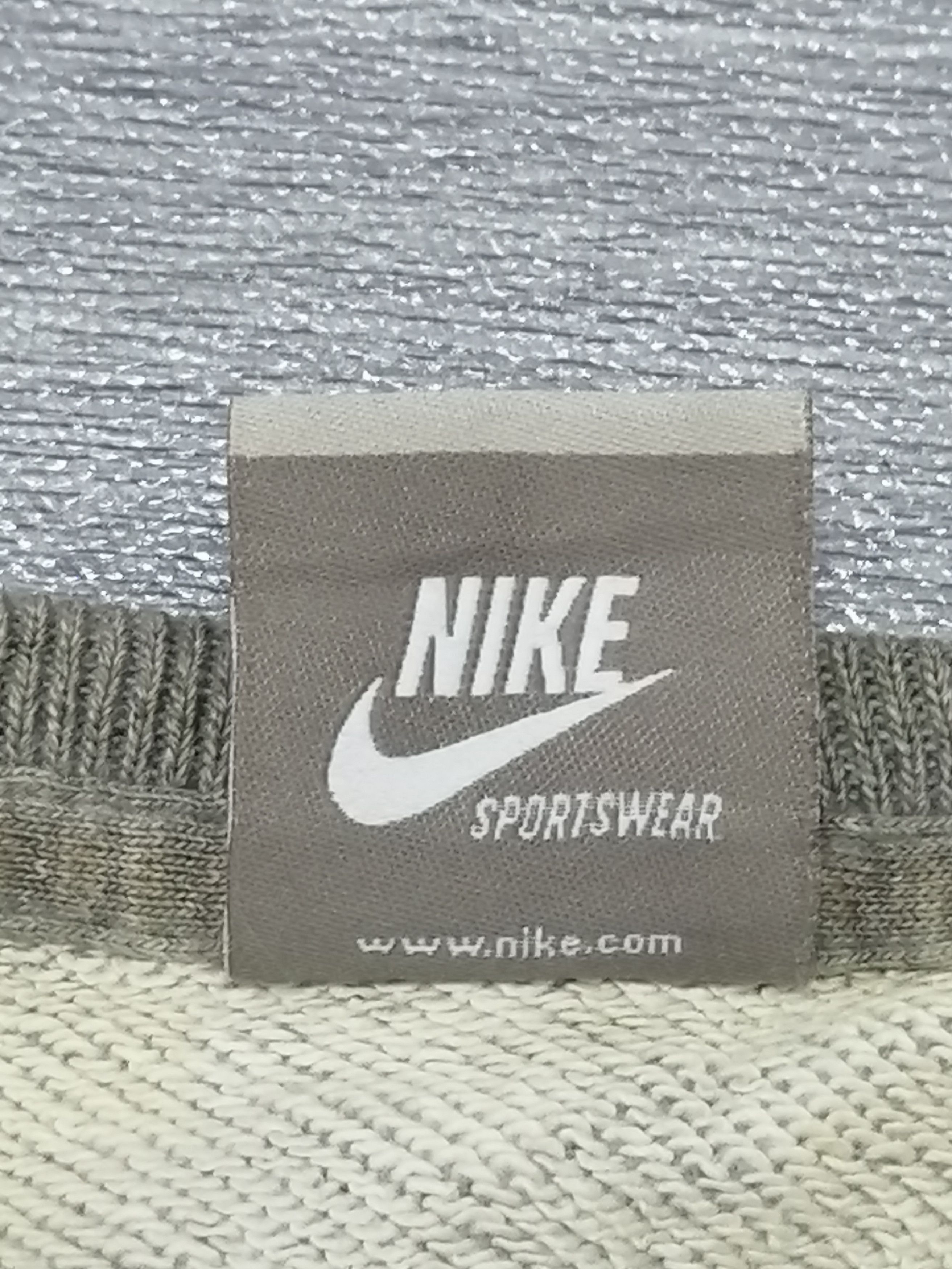 Nike Vintage NIKE Big Logo Embroidery Sweatshirt Size US L / EU 52-54 / 3 - 5 Thumbnail