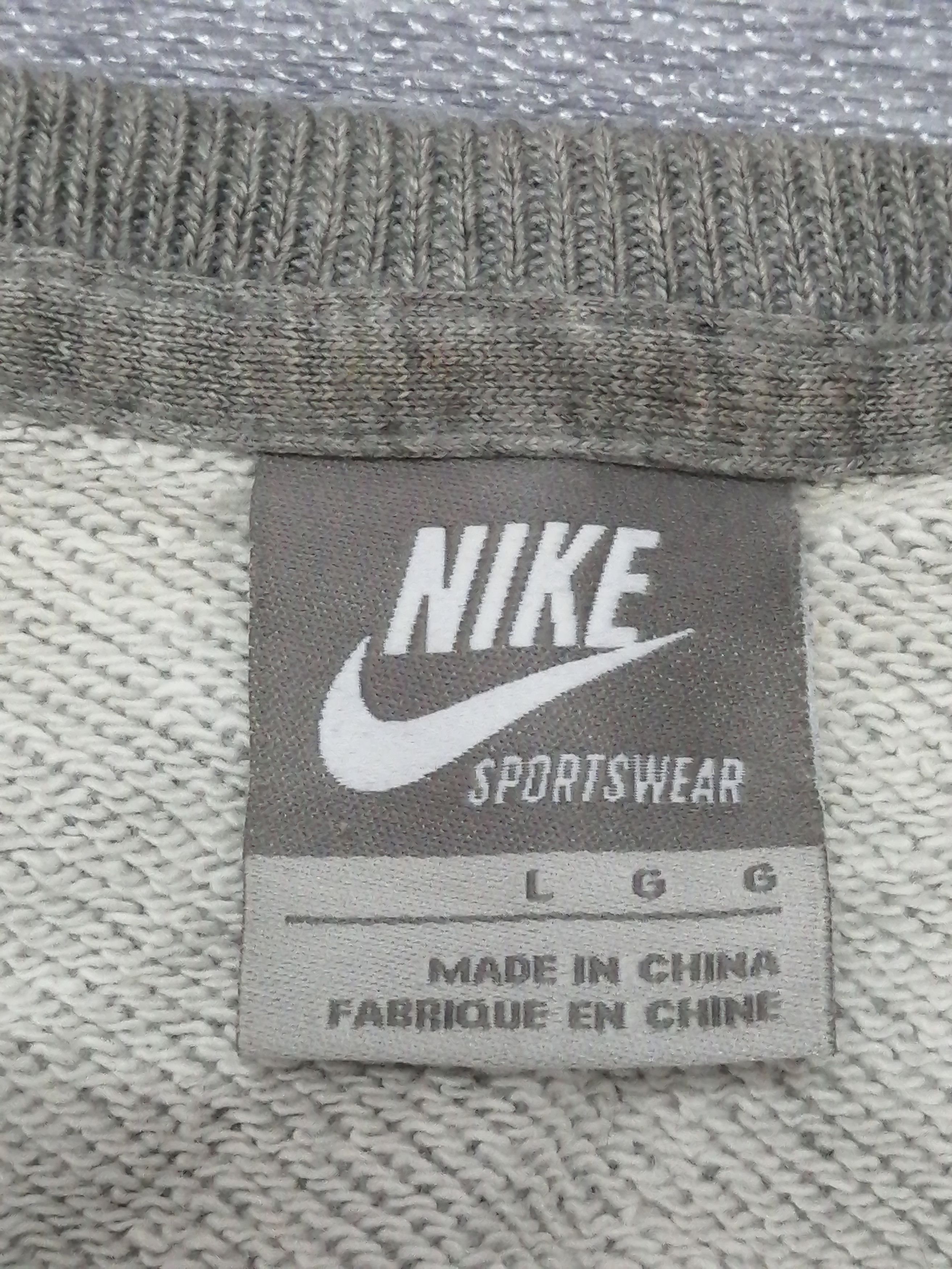 Nike Vintage NIKE Big Logo Embroidery Sweatshirt Size US L / EU 52-54 / 3 - 4 Thumbnail