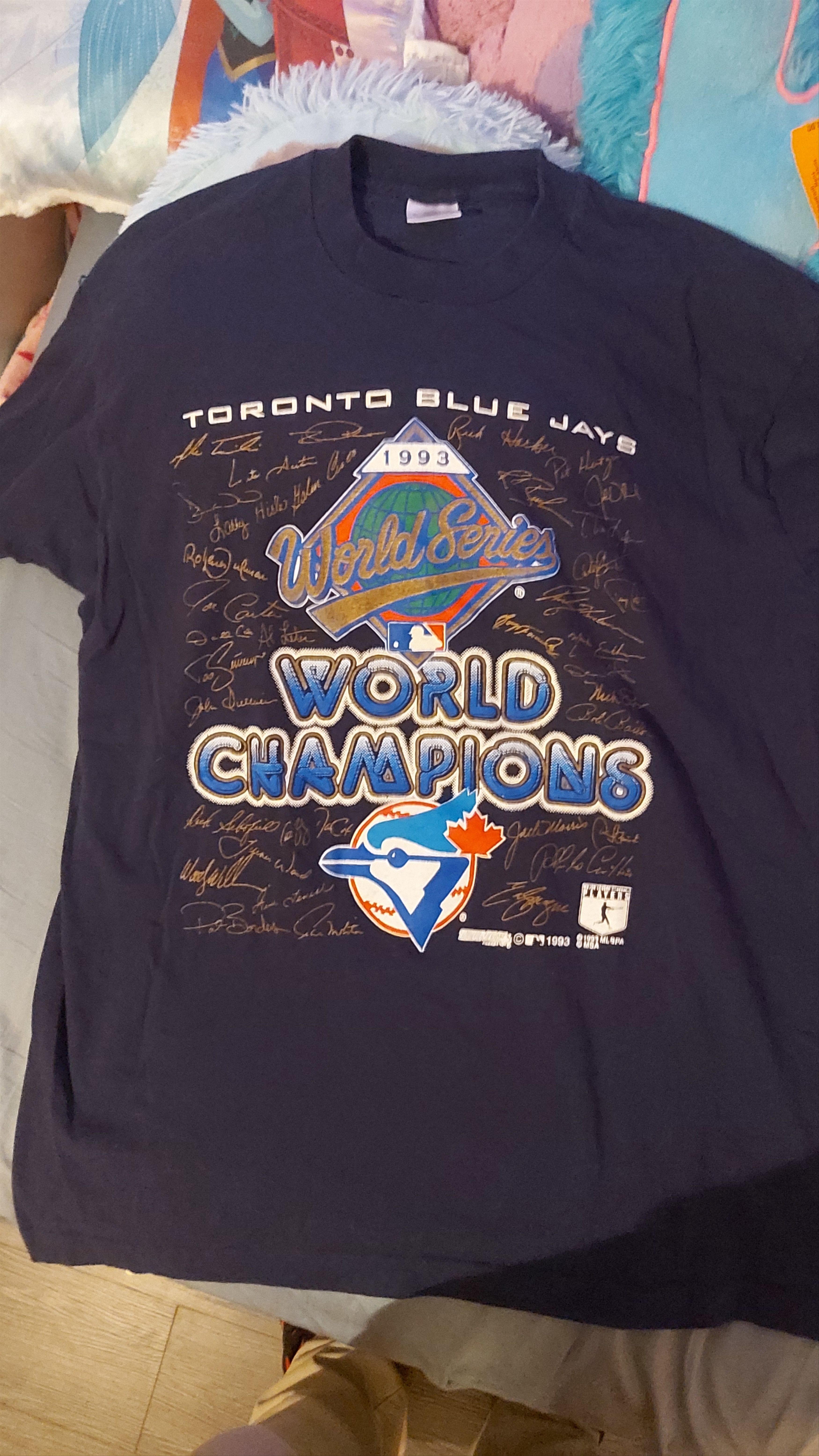 Vintage 1993 Toronto Blue Jays World Champs signature shirt. Size US XL / EU 56 / 4 - 1 Preview