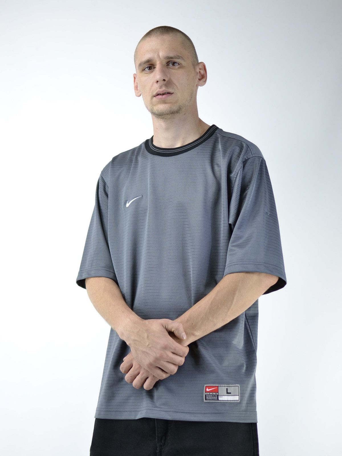 Nike 90s Vintage Nike Team Gray T Shirt Size L Size US L / EU 52-54 / 3 - 1 Thumbnail