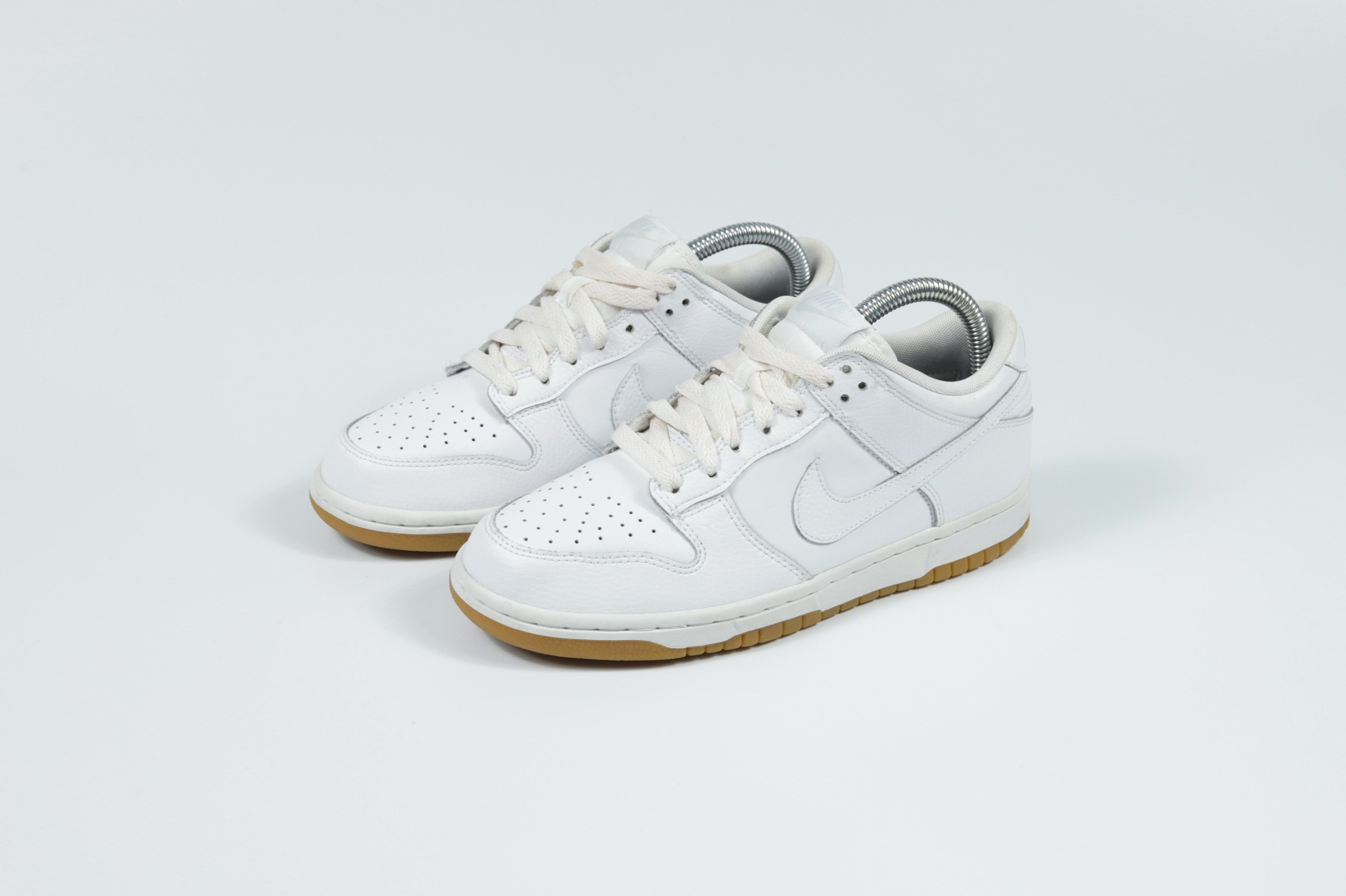 Nike Nike Dunk Low Triple White Gum Size US 5.5 / EU 38 - 1 Thumbnail
