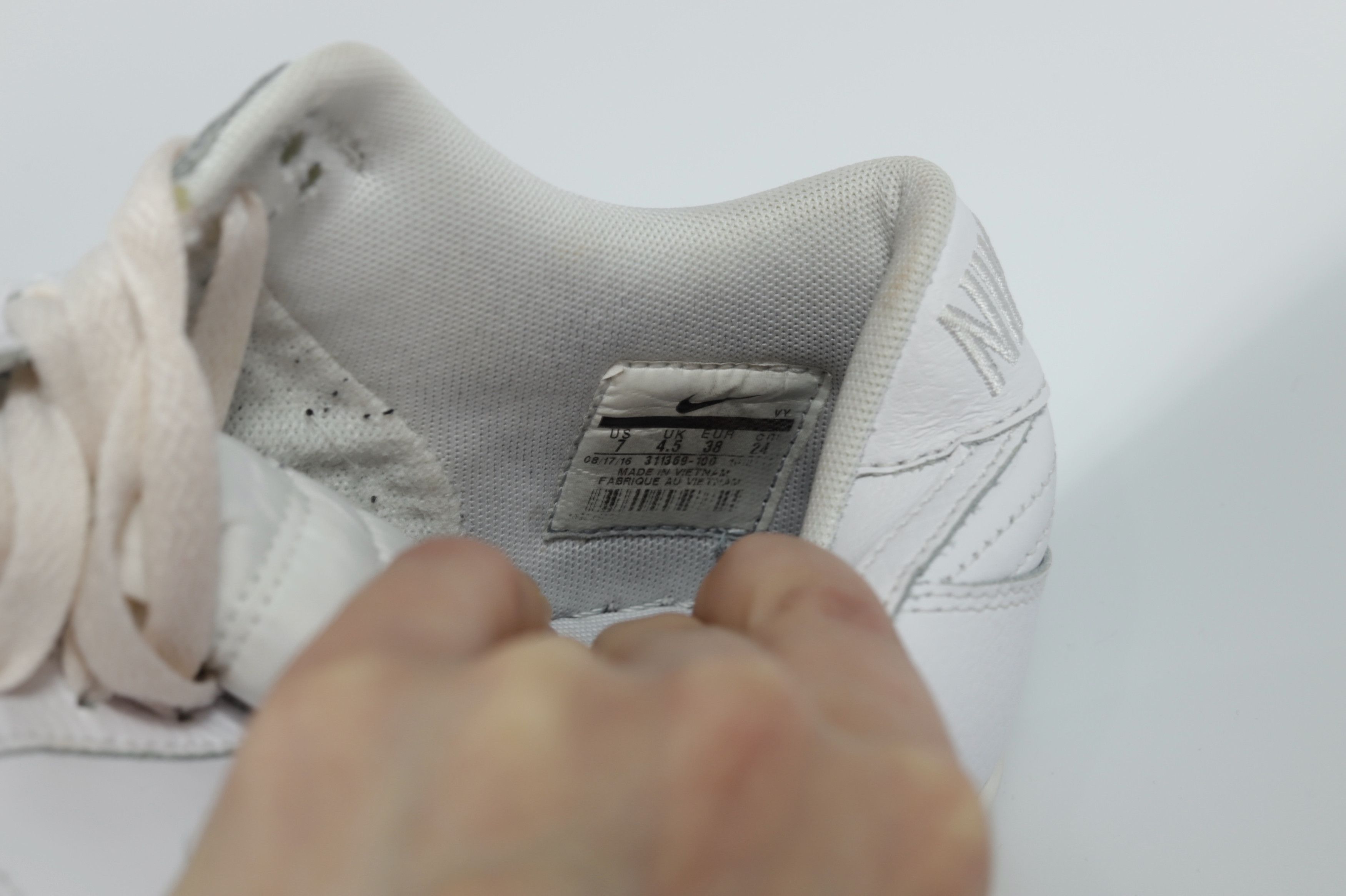 Nike Nike Dunk Low Triple White Gum Size US 5.5 / EU 38 - 11 Thumbnail
