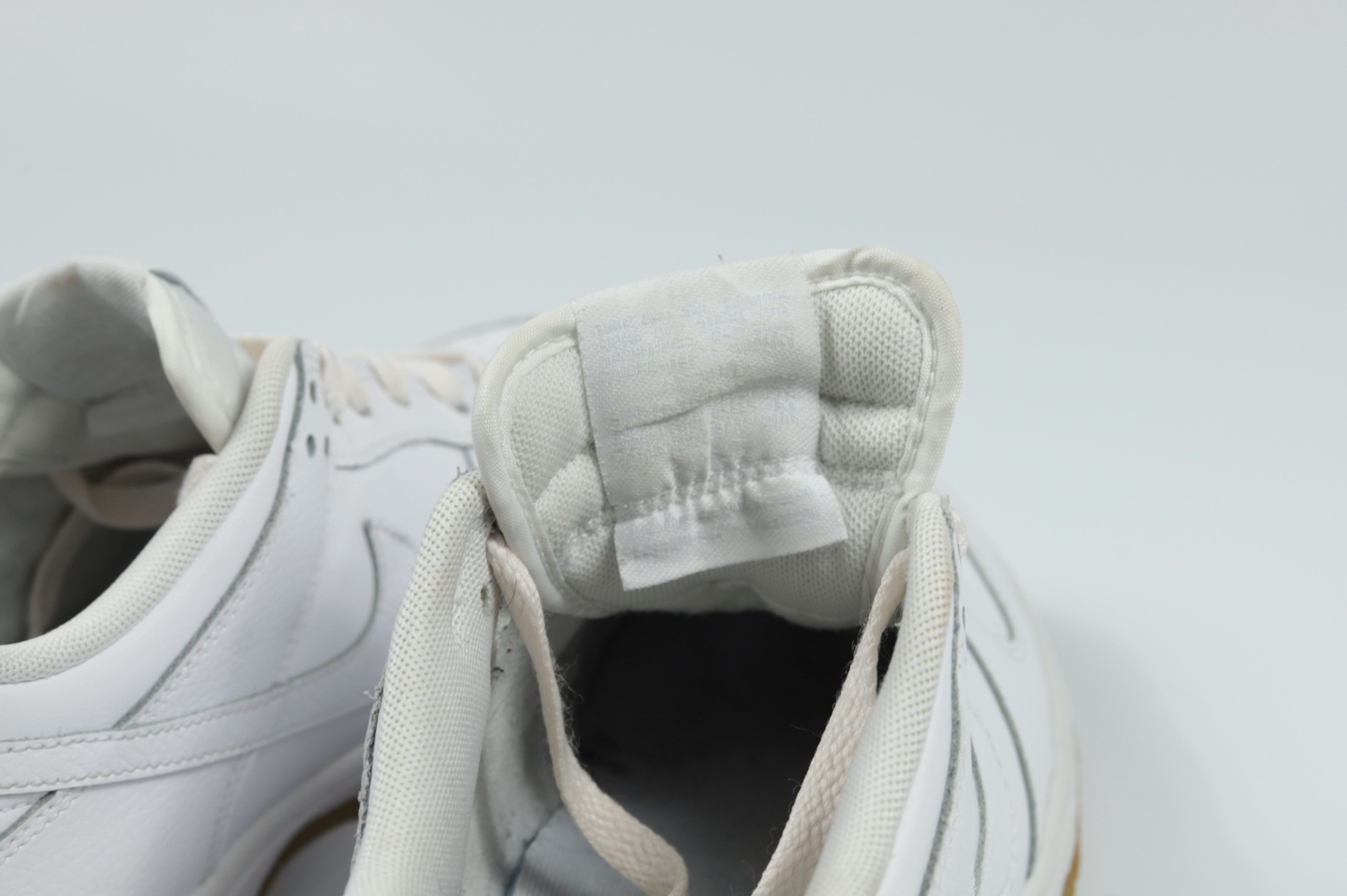 Nike Nike Dunk Low Triple White Gum Size US 5.5 / EU 38 - 9 Thumbnail