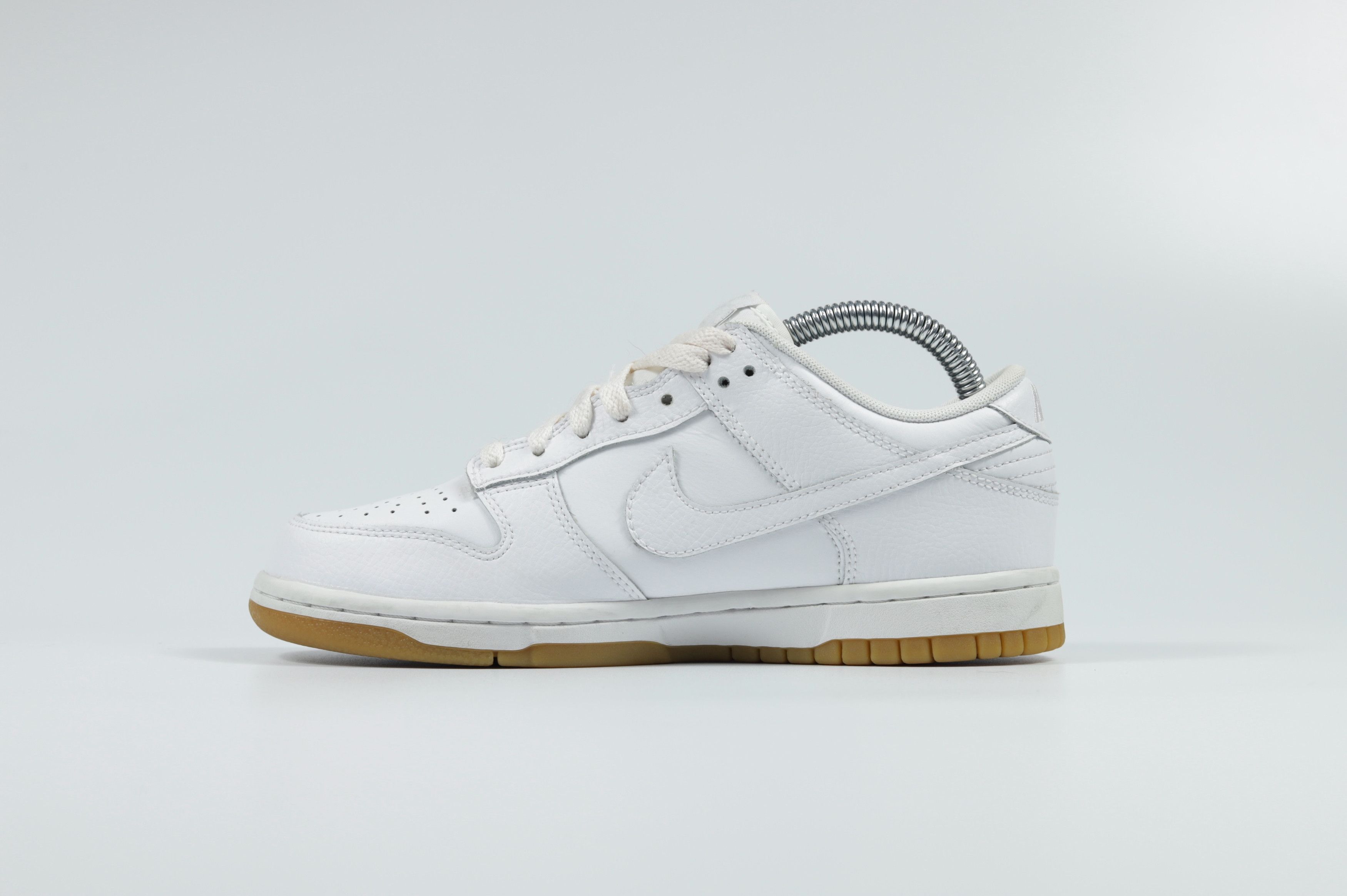Nike Nike Dunk Low Triple White Gum Size US 5.5 / EU 38 - 6 Thumbnail