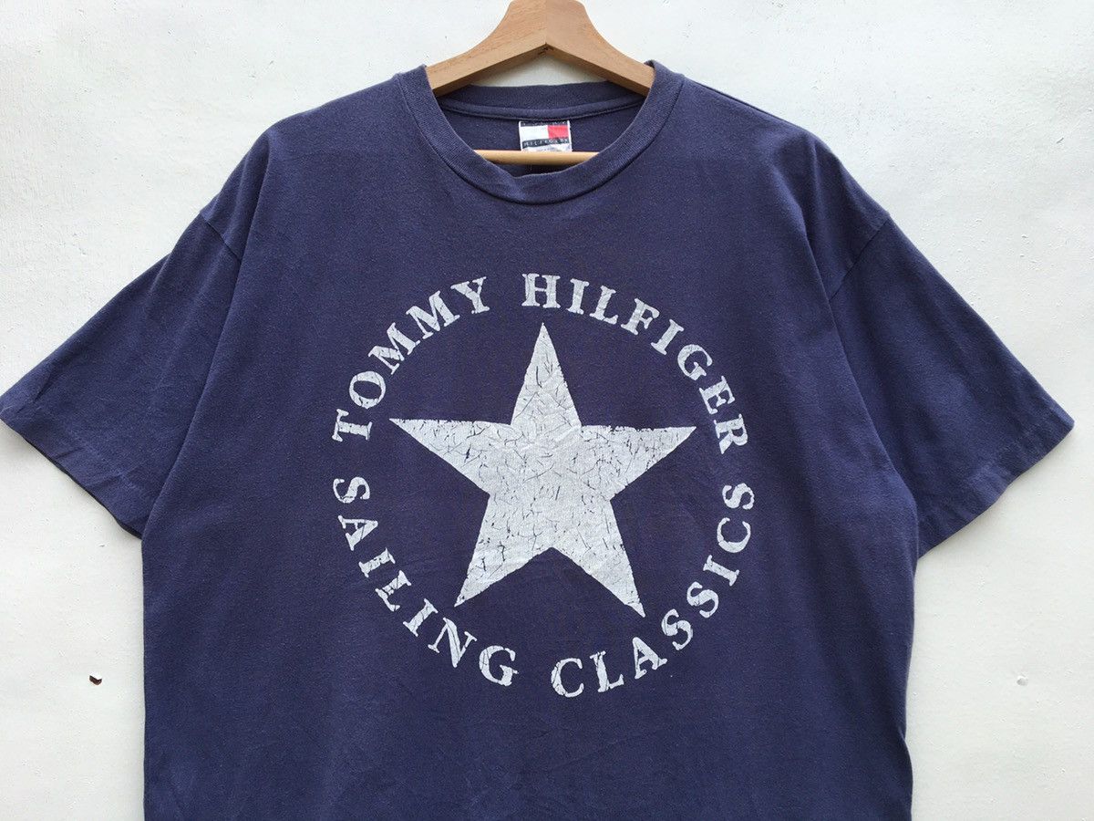 Tommy Hilfiger Rare Tommy Hilfiger Big Logo Spellout Tshirt Size US L / EU 52-54 / 3 - 1 Thumbnail