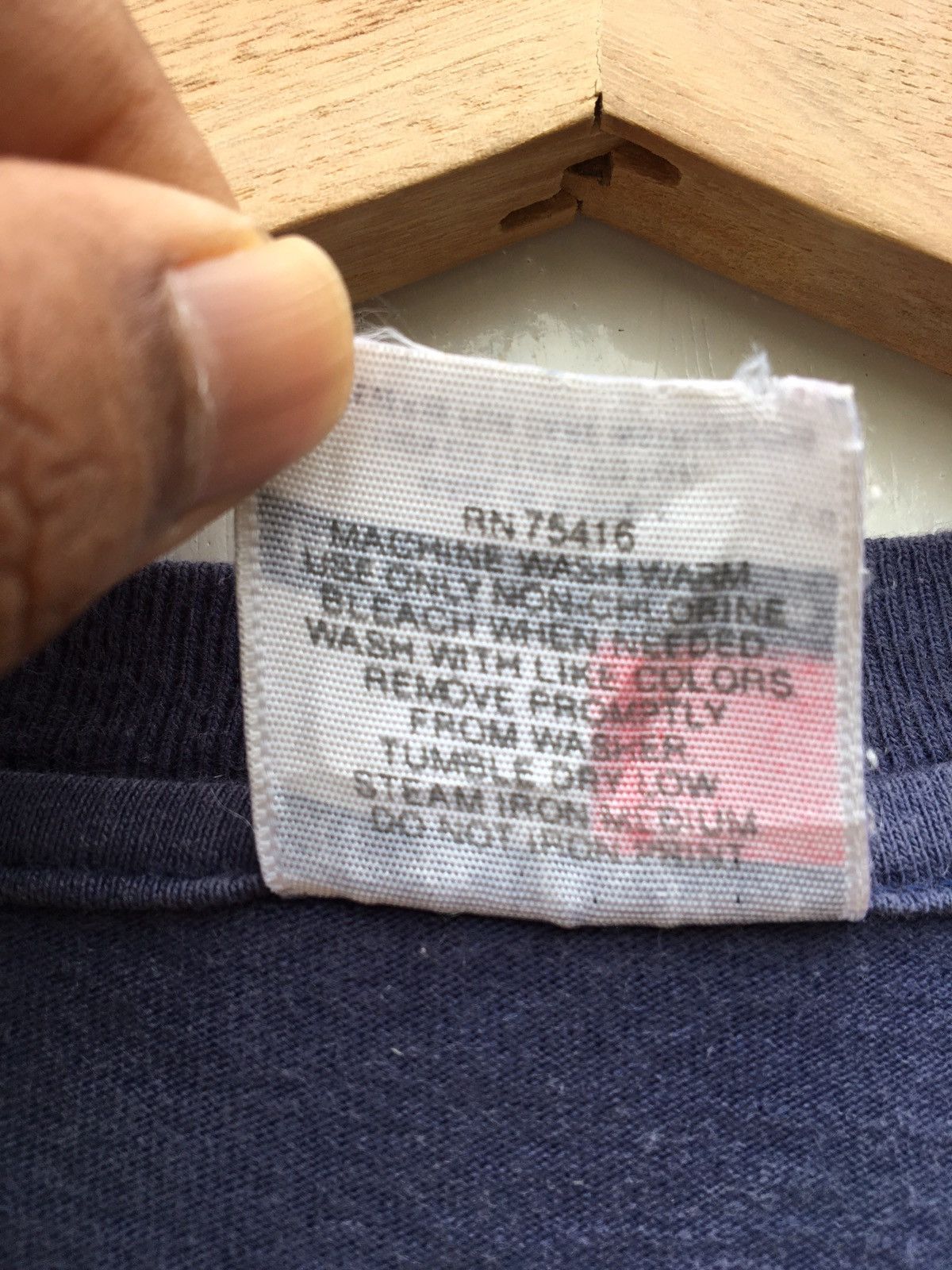 Tommy Hilfiger Rare Tommy Hilfiger Big Logo Spellout Tshirt Size US L / EU 52-54 / 3 - 9 Thumbnail