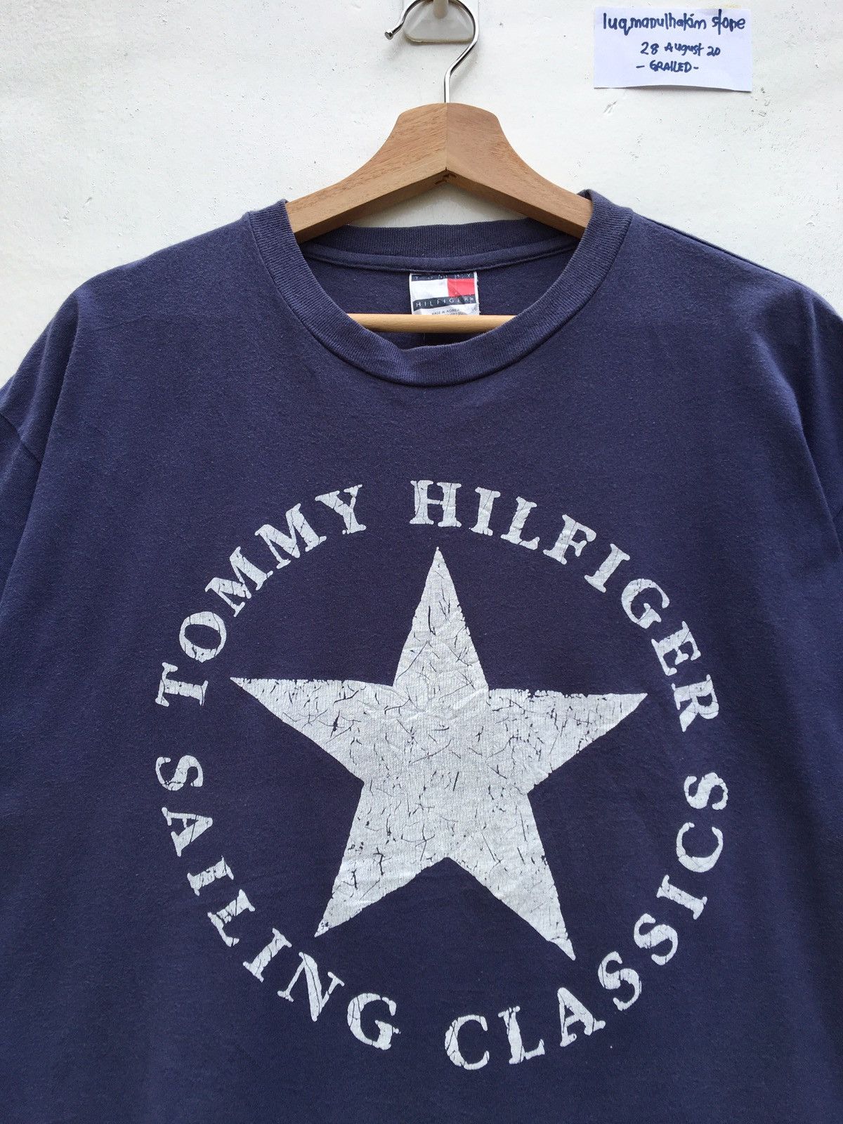 Tommy Hilfiger Rare Tommy Hilfiger Big Logo Spellout Tshirt Size US L / EU 52-54 / 3 - 5 Thumbnail