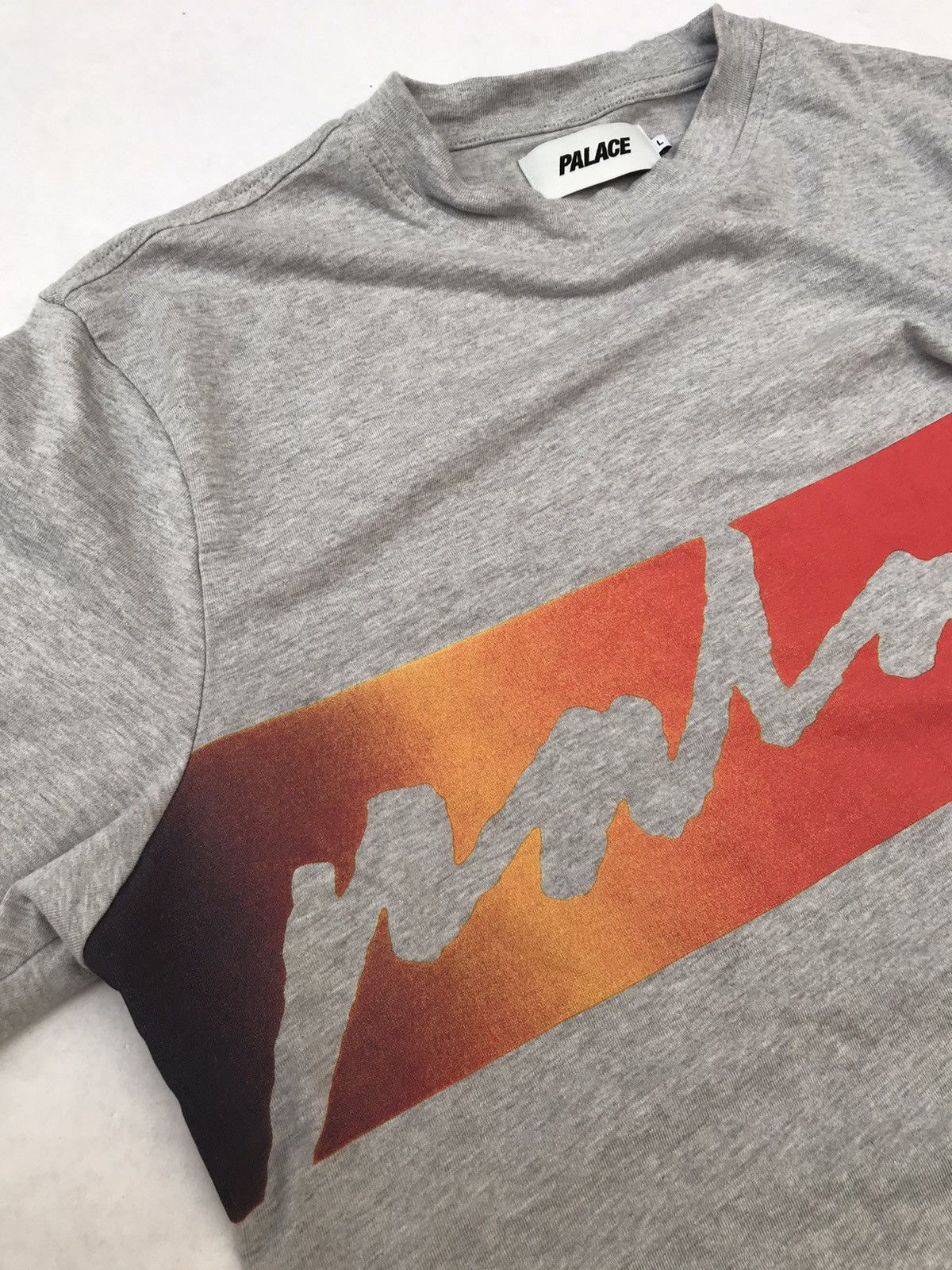 Palace SPRiNG 2020 PALACE SKATEBOARDS CATCH DAS FADE TEE HEATHER Size US L / EU 52-54 / 3 - 11 Thumbnail