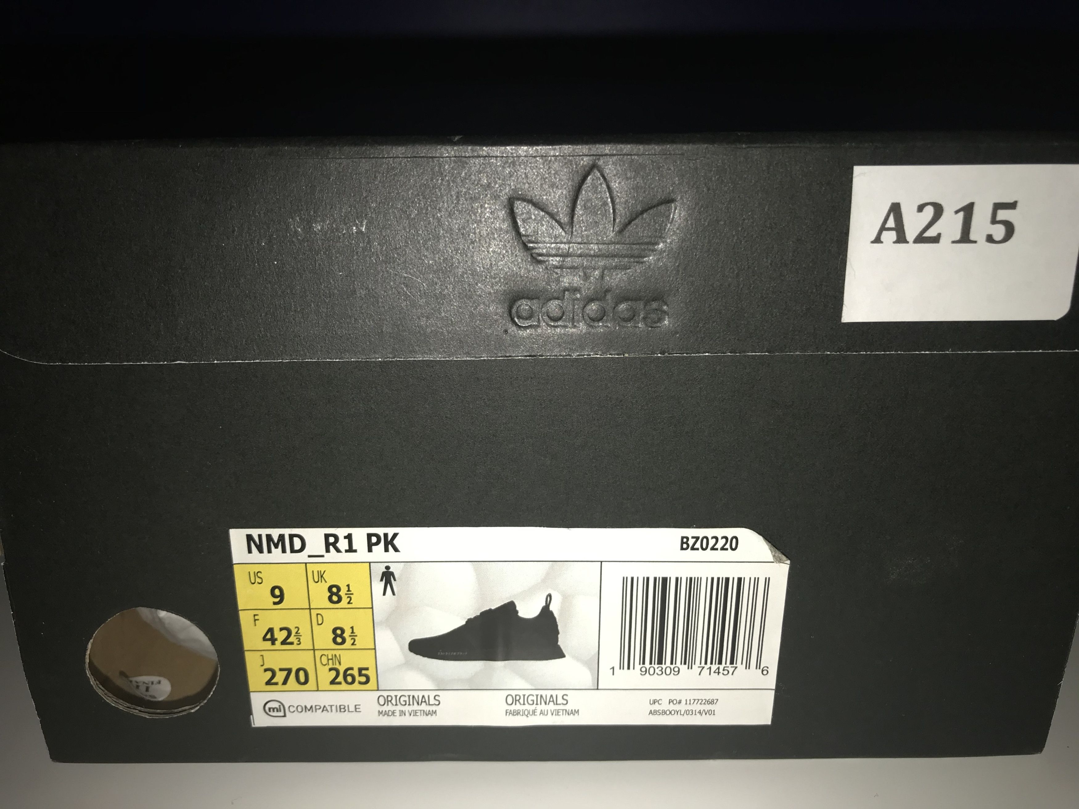 Adidas NMD_R1 Primeknit Japan Triple Black Size US 9 / EU 42 - 7 Thumbnail