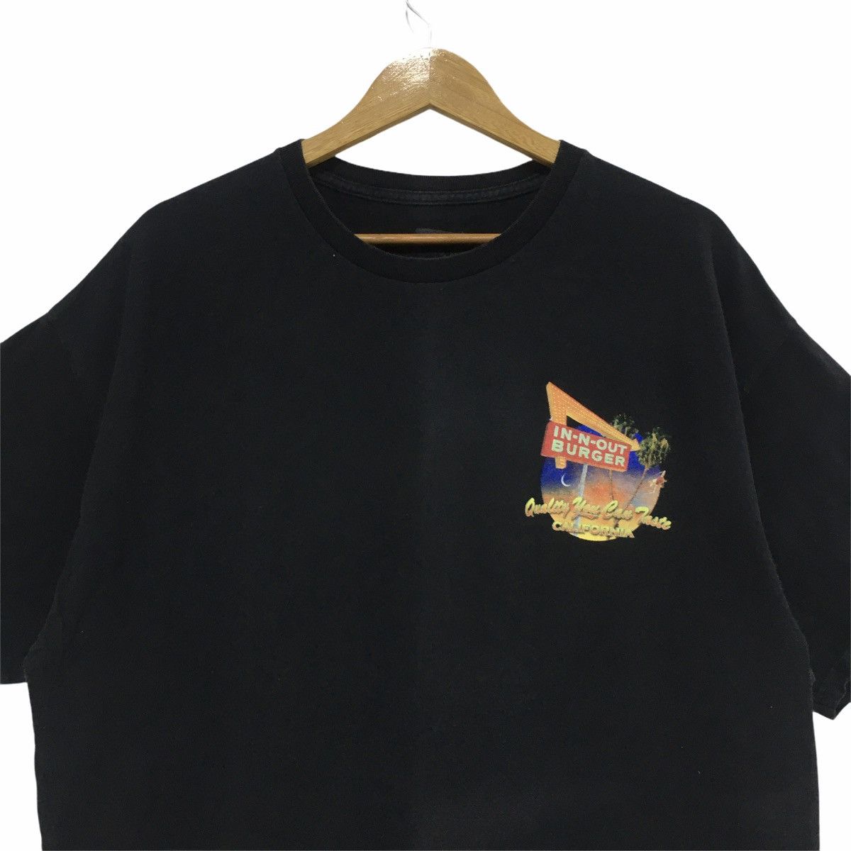 Other Vintage In-N-Out Burger Race To The Place Big Logo Tee XL Sz Size US XL / EU 56 / 4 - 2 Thumbnail