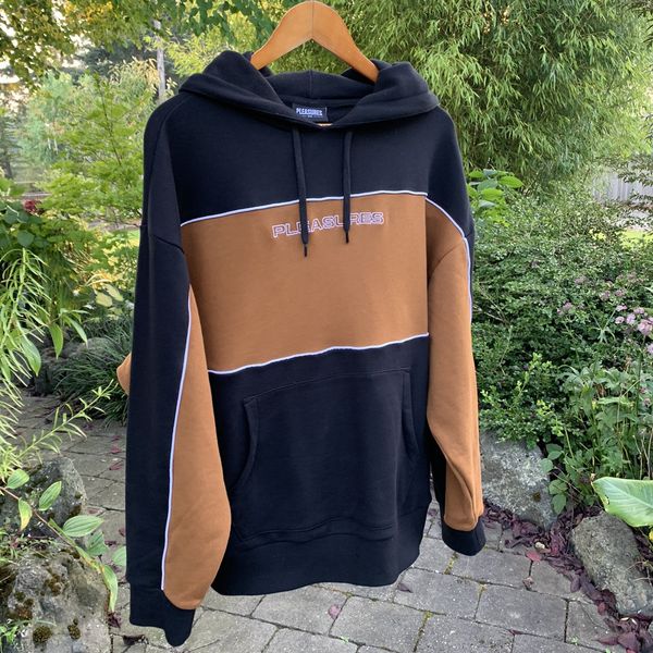 Pleasures moto online hoodie