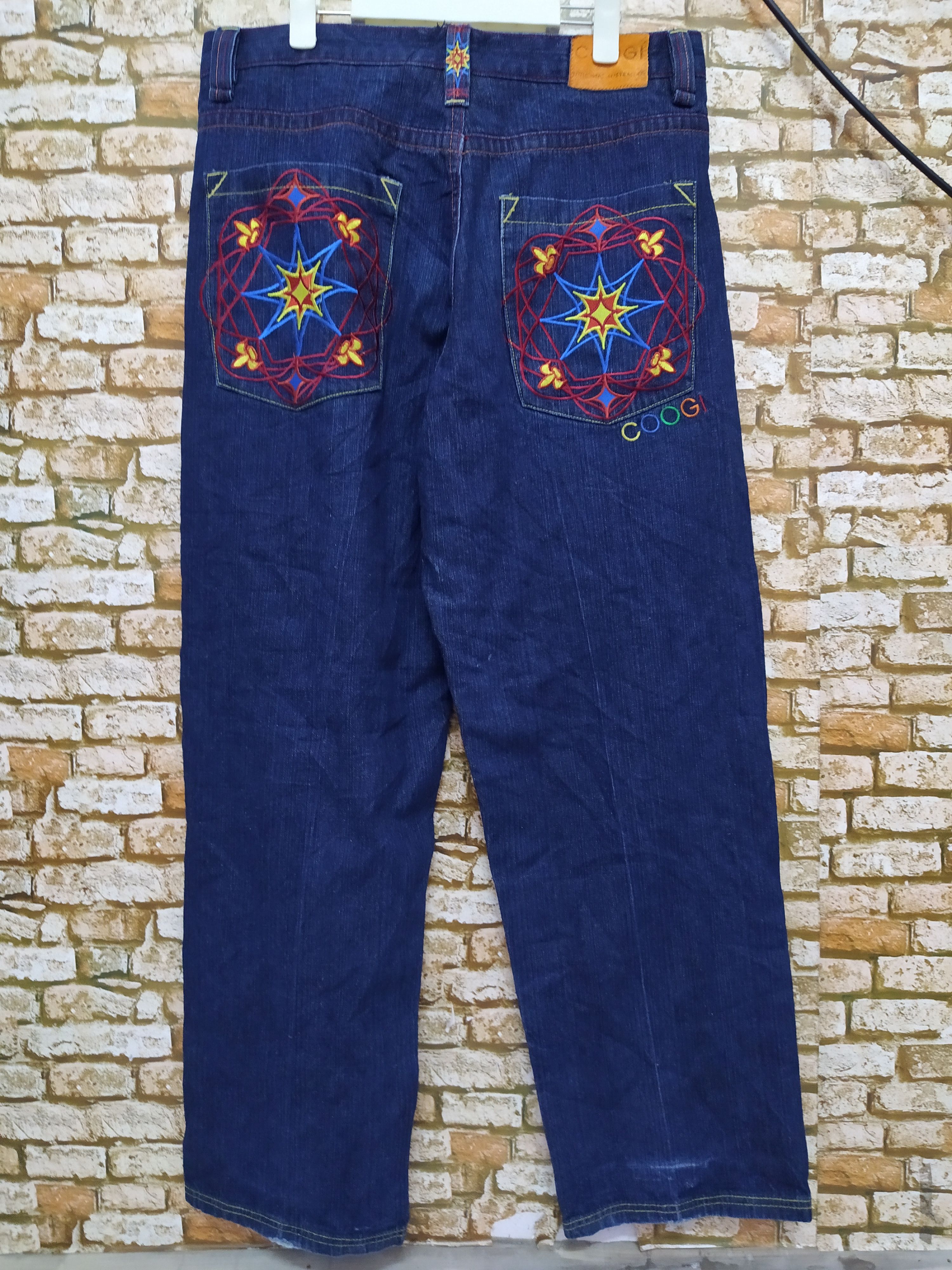 Coogi COOGI BAGGYDENIM DESIGNER AUSTRALIA ART (B505) Size US 35 - 1 Thumbnail