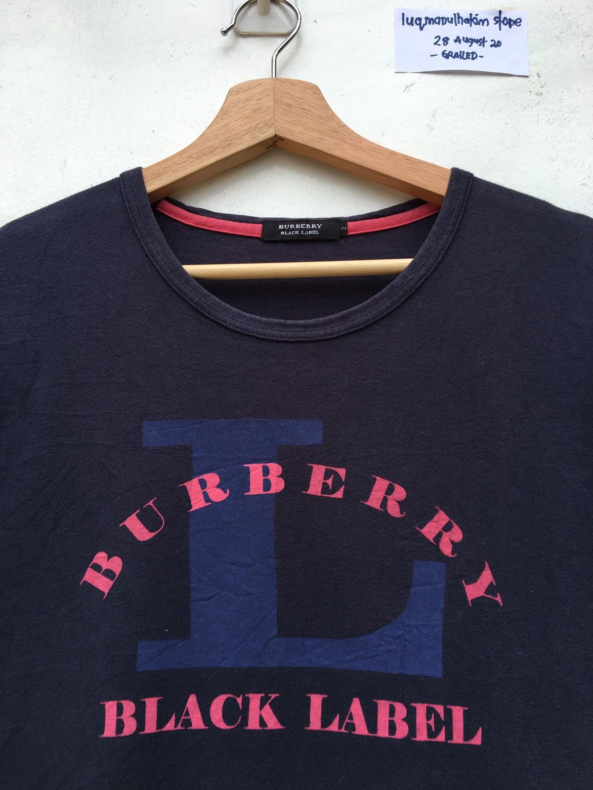 Burberry Vintage Burberry Black Label Big Logo Spellout Tshirt Size US S / EU 44-46 / 1 - 1 Thumbnail