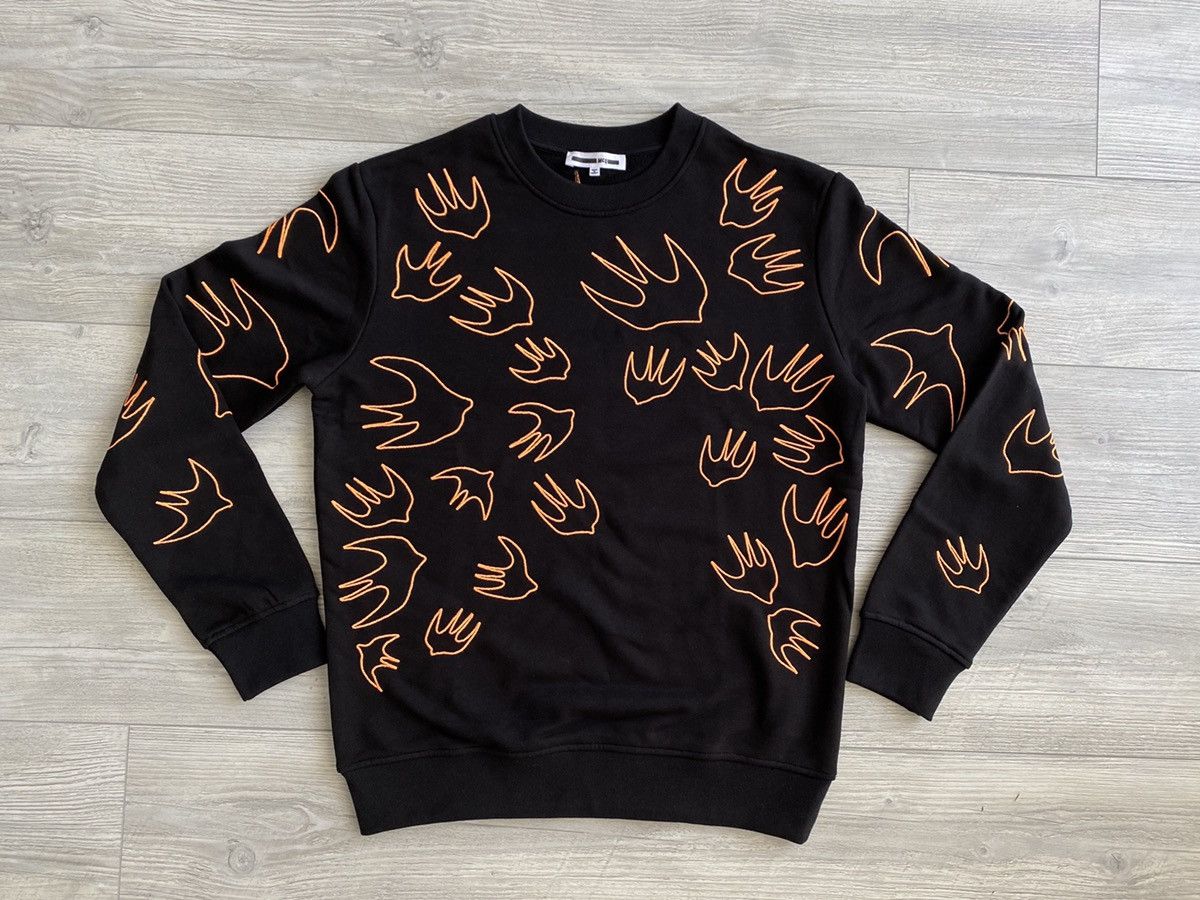 Mcq By Alexander Mcqueen Swallow Embroidered T-shirt In Red