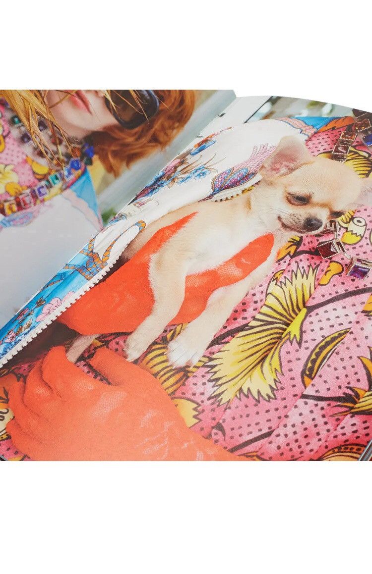 Gucci GUCCI BOOK "WORLD (THE PRICE OF LOVE)" BY MARTIN PARR -2018 Size ONE SIZE - 5 Thumbnail
