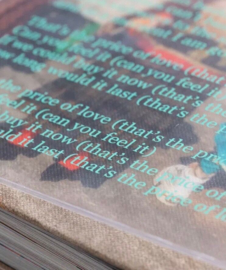 Gucci GUCCI BOOK "WORLD (THE PRICE OF LOVE)" BY MARTIN PARR -2018 Size ONE SIZE - 4 Thumbnail