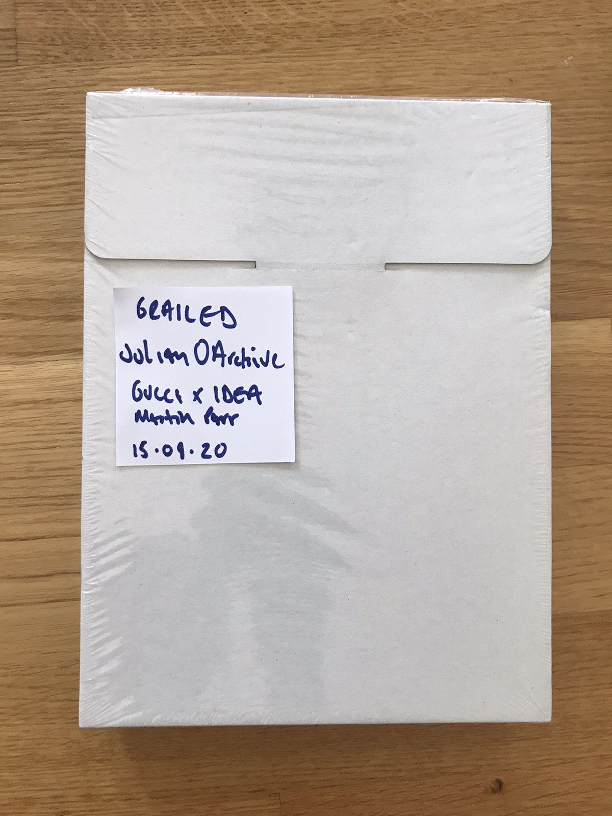 Gucci GUCCI BOOK "WORLD (THE PRICE OF LOVE)" BY MARTIN PARR -2018 Size ONE SIZE - 10 Thumbnail