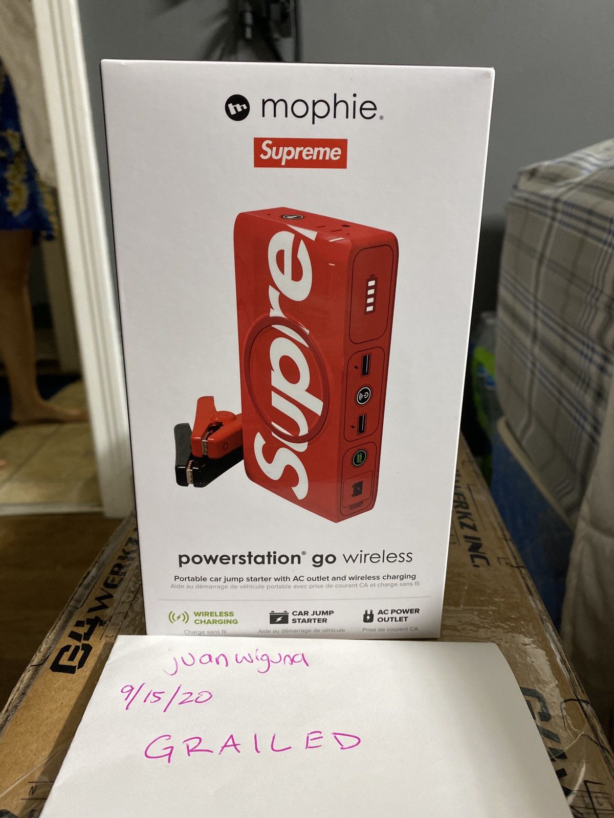 Supreme Supreme Mophie Powerstation go wireless | Grailed