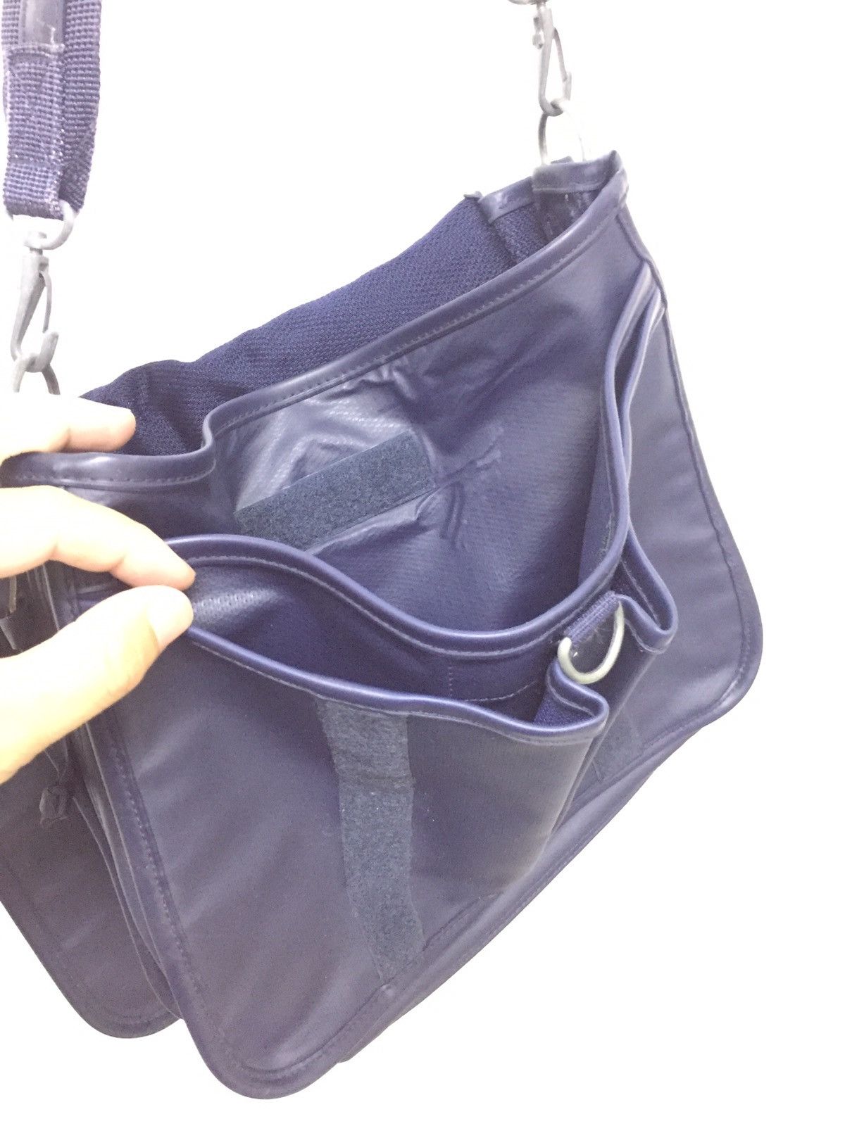 Japanese Brand LUGGAGE LABEL MESSENGER BAG Size ONE SIZE - 8 Thumbnail